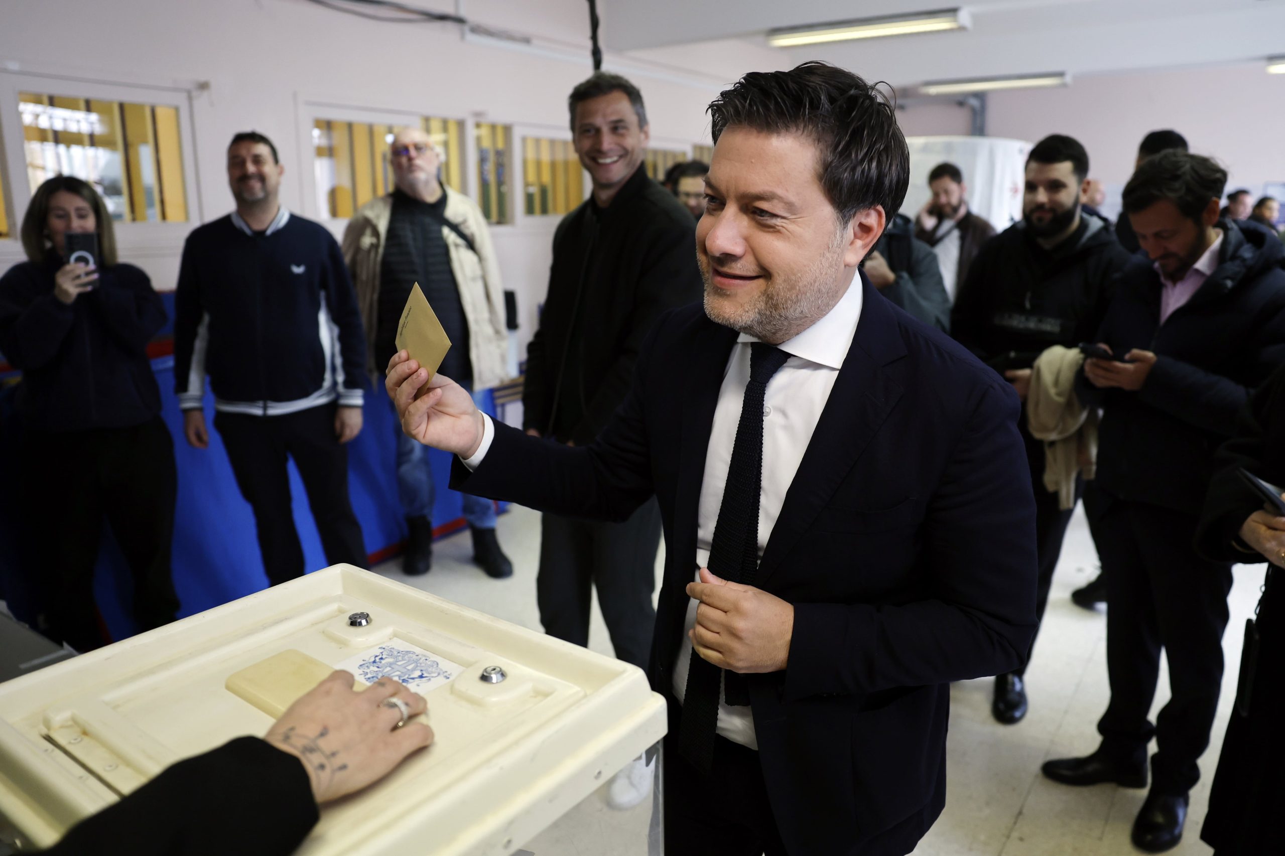 Elecciones municipales en Francia: el socialista Emmanuel Grégoire se impuso en París y la extrema derecha ganó Niza