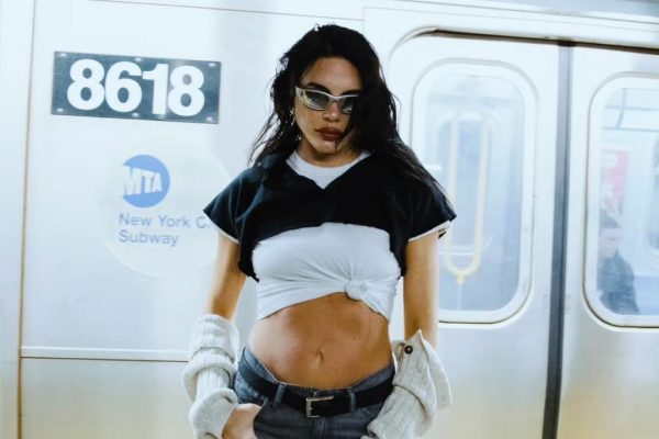 Emilia Attias marcó tendencia en las calles y el metro de Nueva York con un outfit audaz: su álbum de fotos