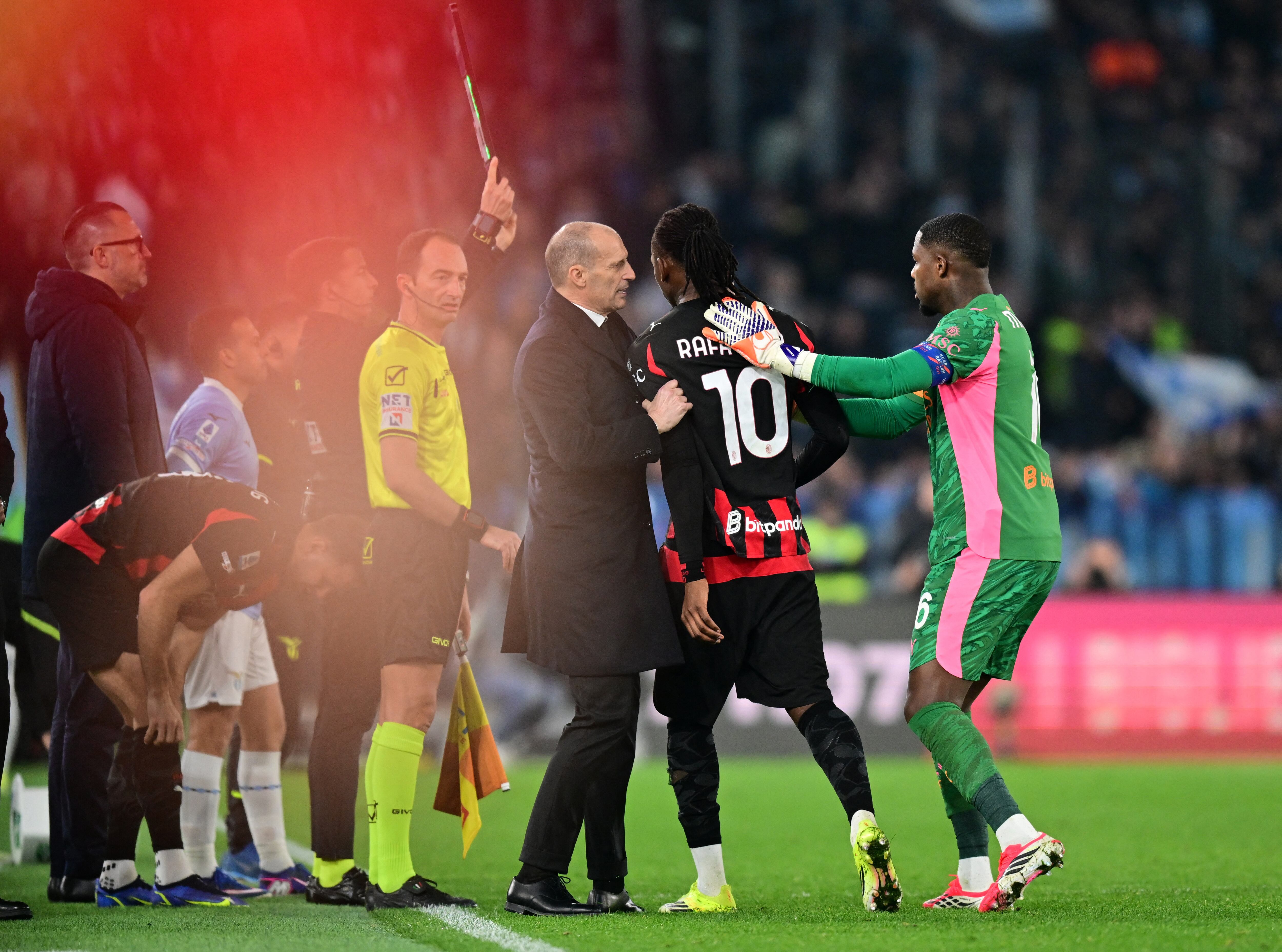 El delantero portugués protagonizó un episodio tenso tras su sustitución (REUTERS/Daniele Mascolo)