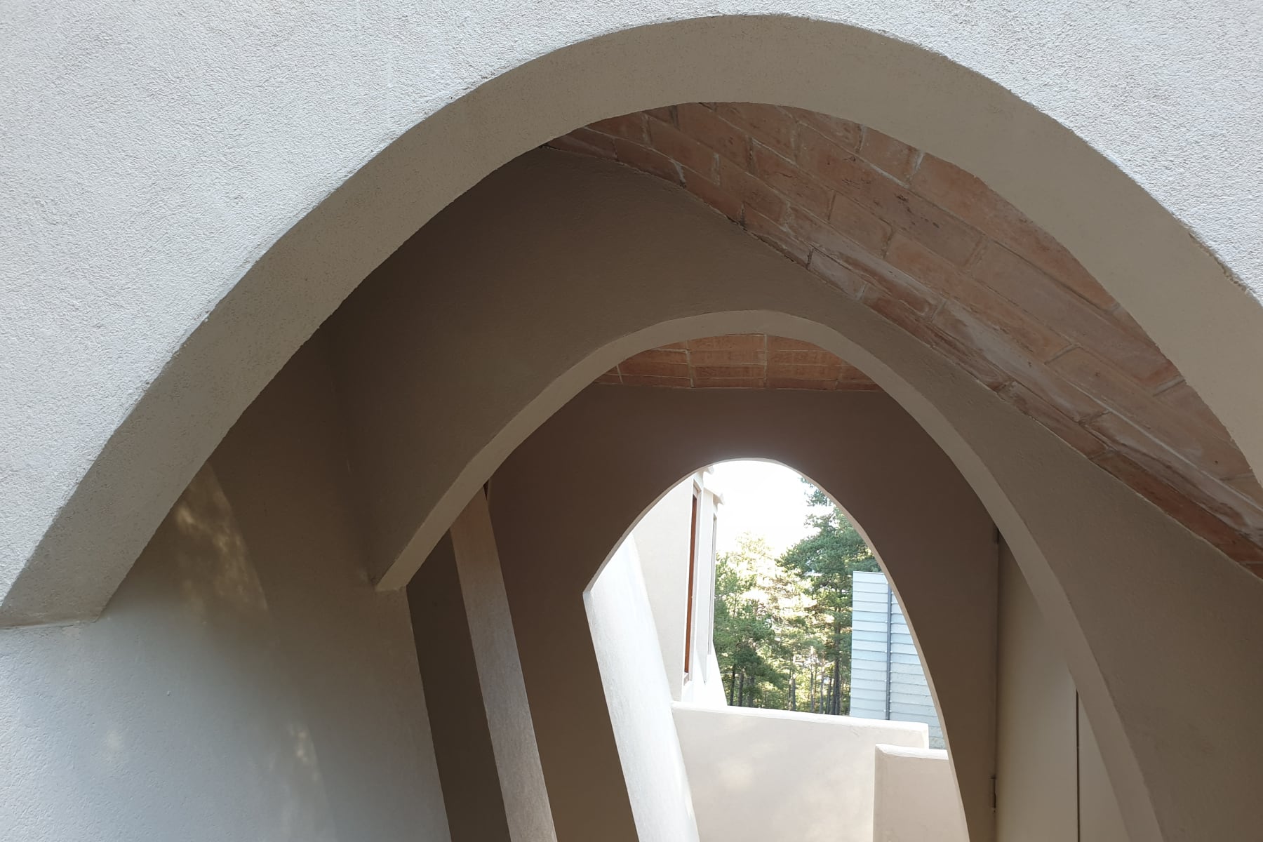 Imágenes del interior del chalet de Gaudí. (Turisme La Pobla de Lillet)