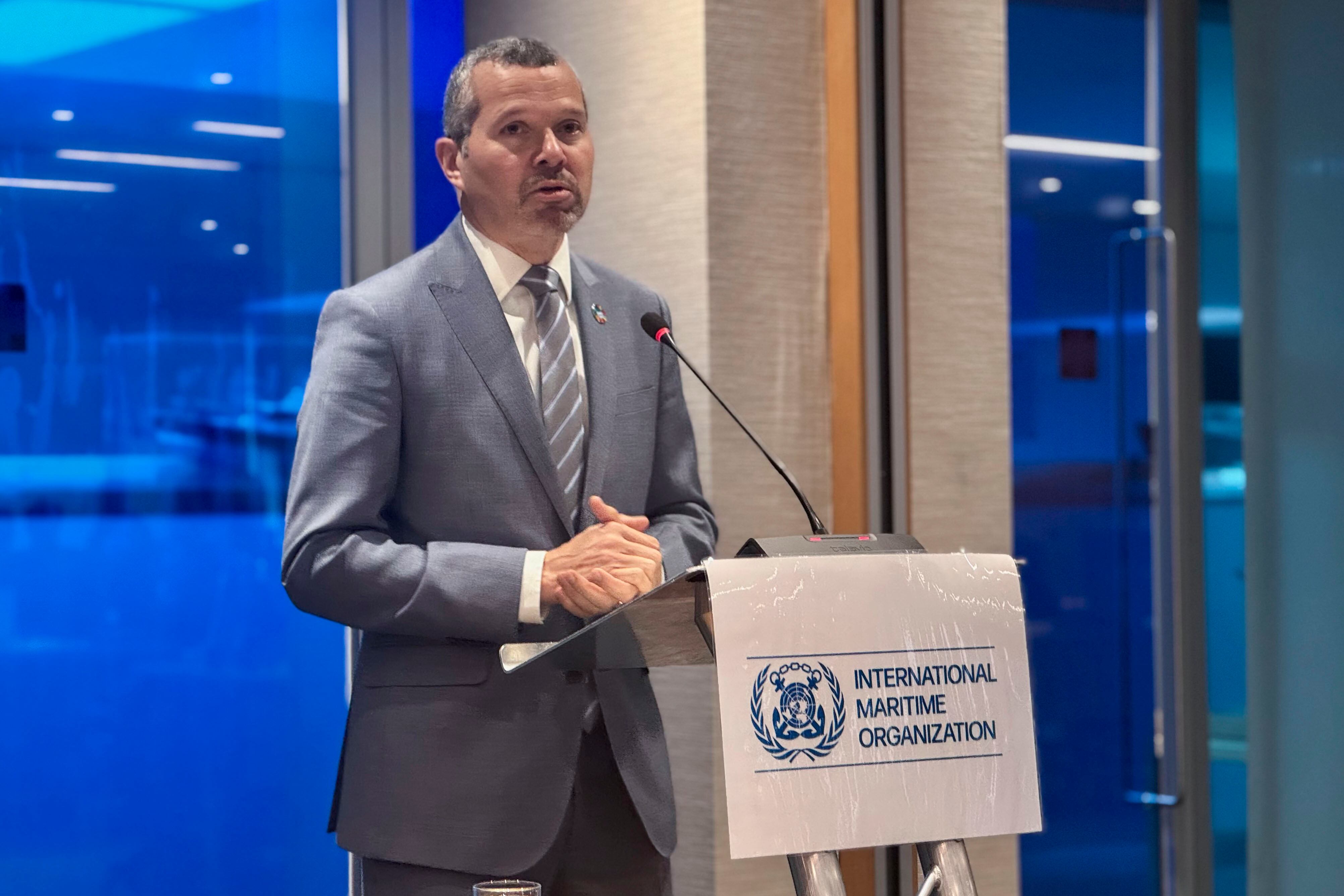 El secretario general de la OMI, el panameño Arsenio Domínguez (EFE/ Raúl Bobé)