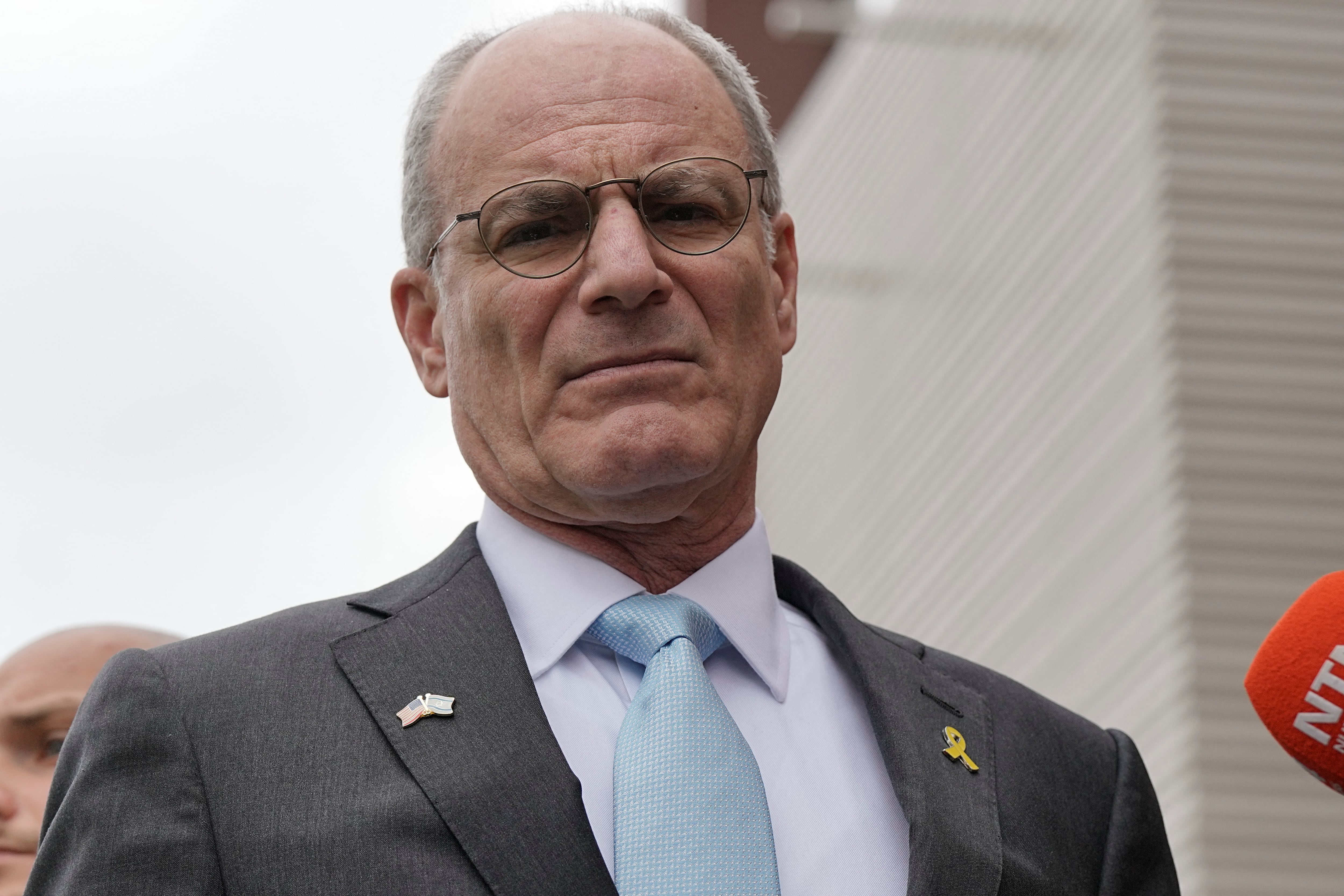 El embajador de Israel en Estados Unidos, Yechiel Leiter, habla con los medios (REUTERS/Archivo/Ken Cedeno)