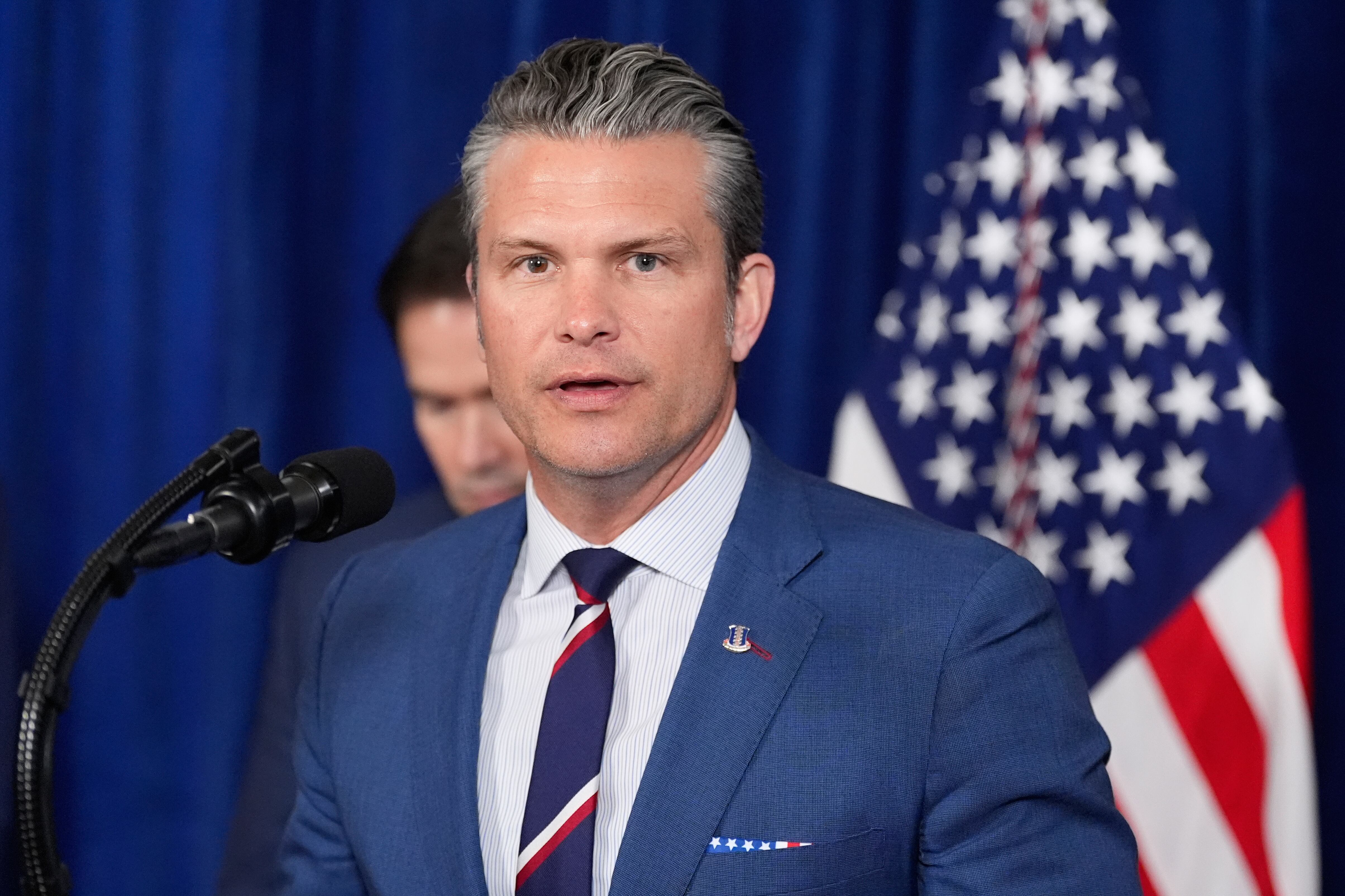 El secretario de Defensa Pete Hegseth durante una conferencia de prensa el 3 de enero de 2026, en Palm Beach, Florida. (AP Foto/Alex Brandon, Archivo)