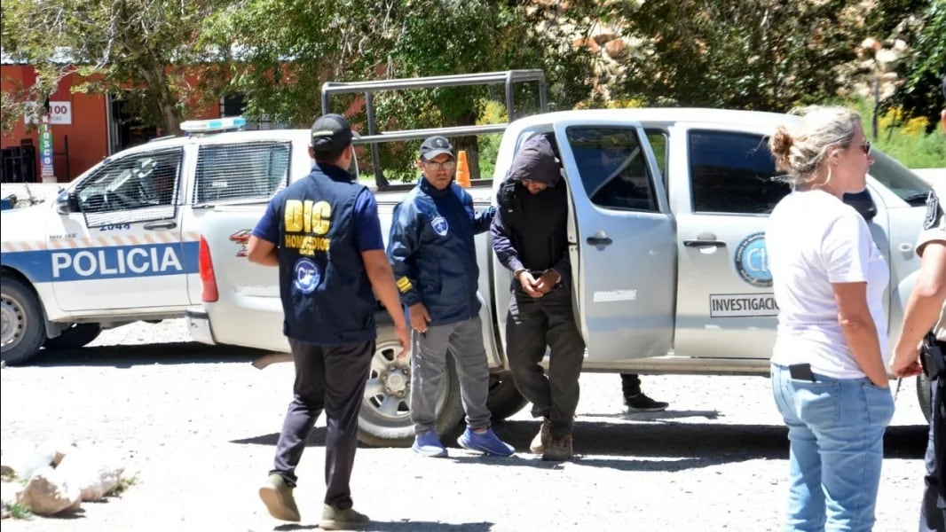Dos personas fueron detenidas en Salta acusadas de haber facilitado la fuga del presunto femicida tras el crimen de Natalia Cruz