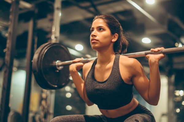 Entrenar con menos series y mayor intensidad favorece a los huesos y las articulaciones