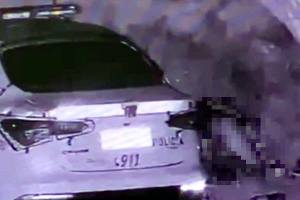 Escándalo en Cañuelas: un policía fue filmado mientras tenía sexo al lado de un patrullero