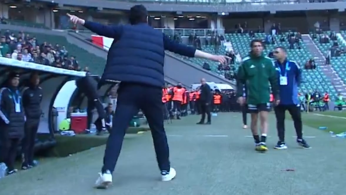 Un final dramático en Turquía dejó al Kocaelispor sin puntos y con el banco vacío