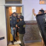 Está condenado por un doble crimen y lo acusan de estafar a un jubilado desde la cárcel