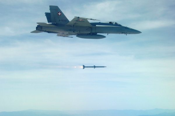 Estados Unidos aprobó ventas de armas por USD 16.500 millones a Kuwait, Emiratos y Jordania para reforzar la defensa del Golfo