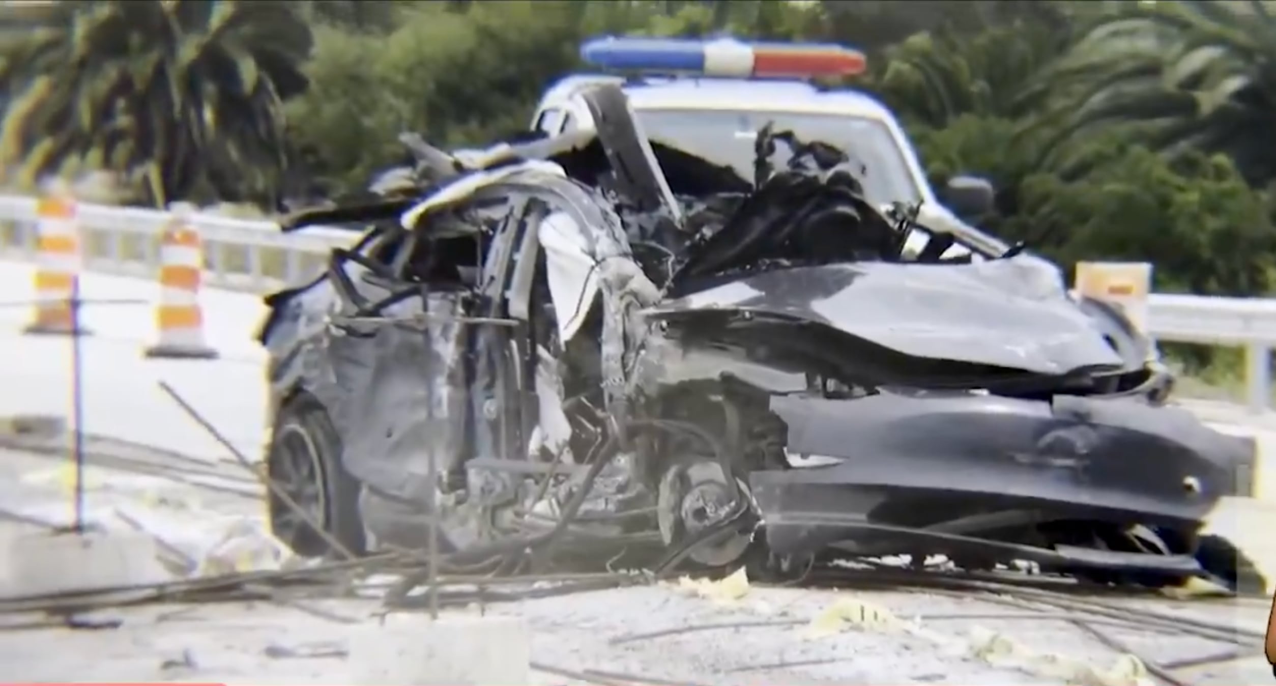 Así quedó el auto Tesla en el que murió el empresario Gustavo Basso (Captura Telemundo/Canal 12)