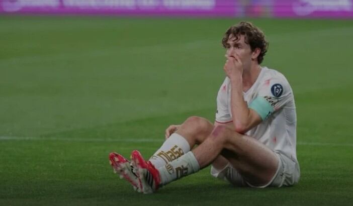 La rotura del ligamento cruzado anterior obliga a pasar por cirugía y una rehabilitación de hasta doce meses, con riesgo de recaídas, siendo uno de los obstáculos más duros para quienes buscan regresar al mejor nivel en el fútbol profesional. (Imagen de archivo)