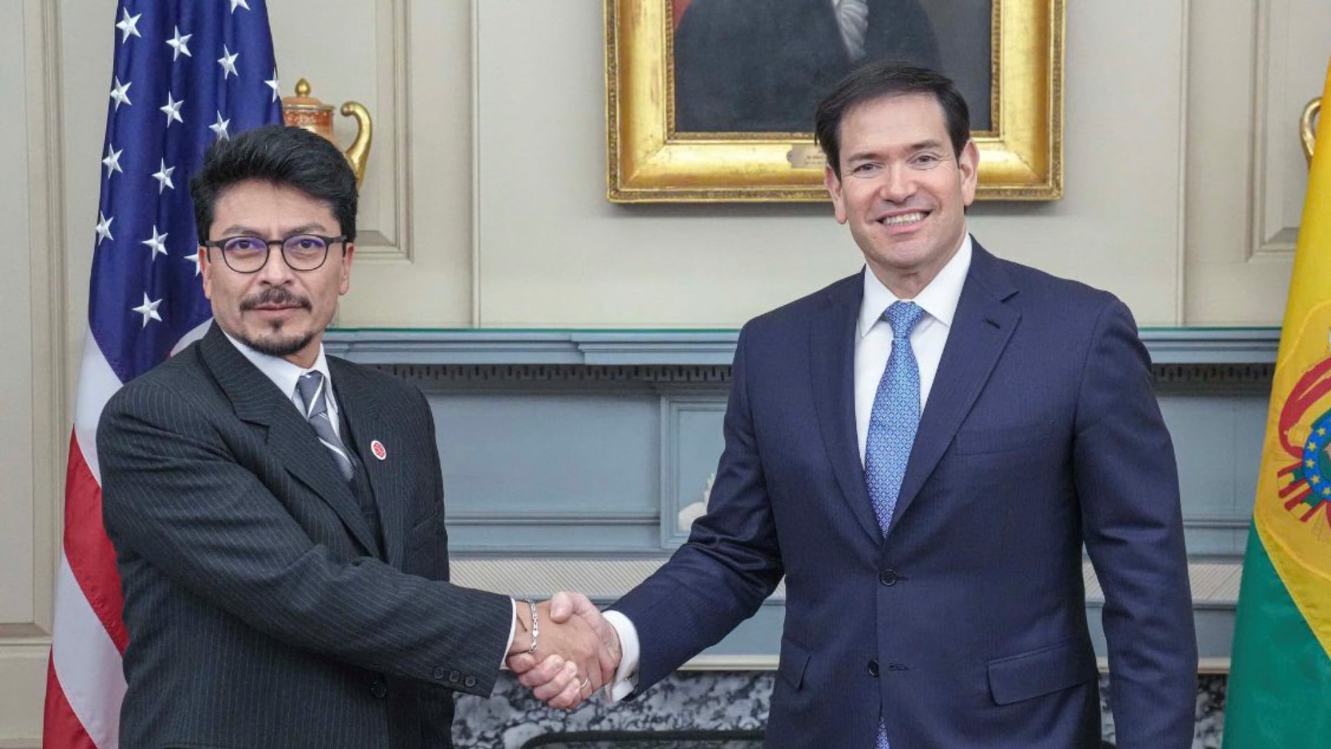 El canciller de Bolivia Fernando Aramayo posa junto el Secretario de Estado de EEUU, Marco Rubio (Créditos: @MRE_Bolivia)