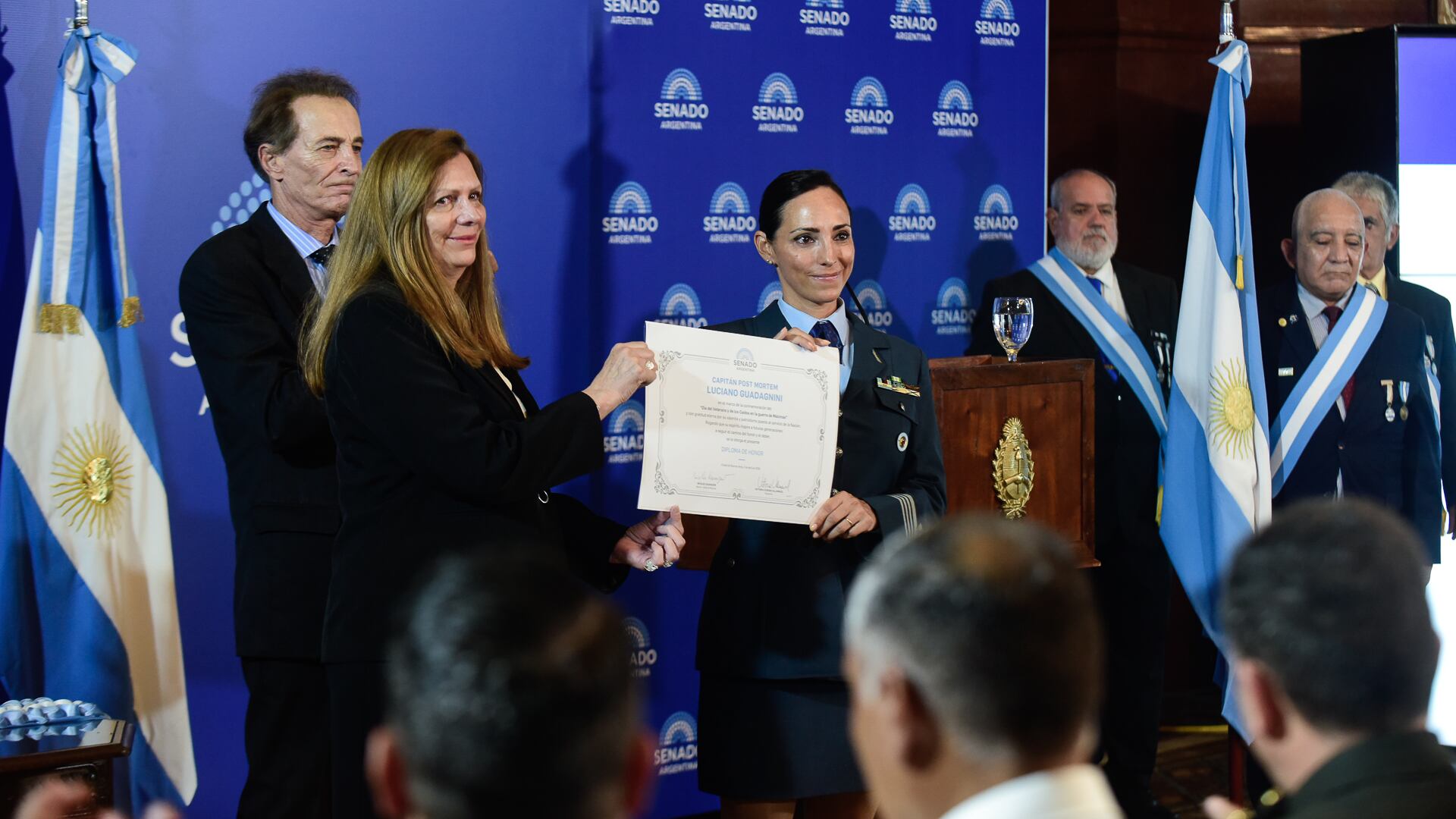 La viuda y la hija del primer teniente Luciano Guadagnini 