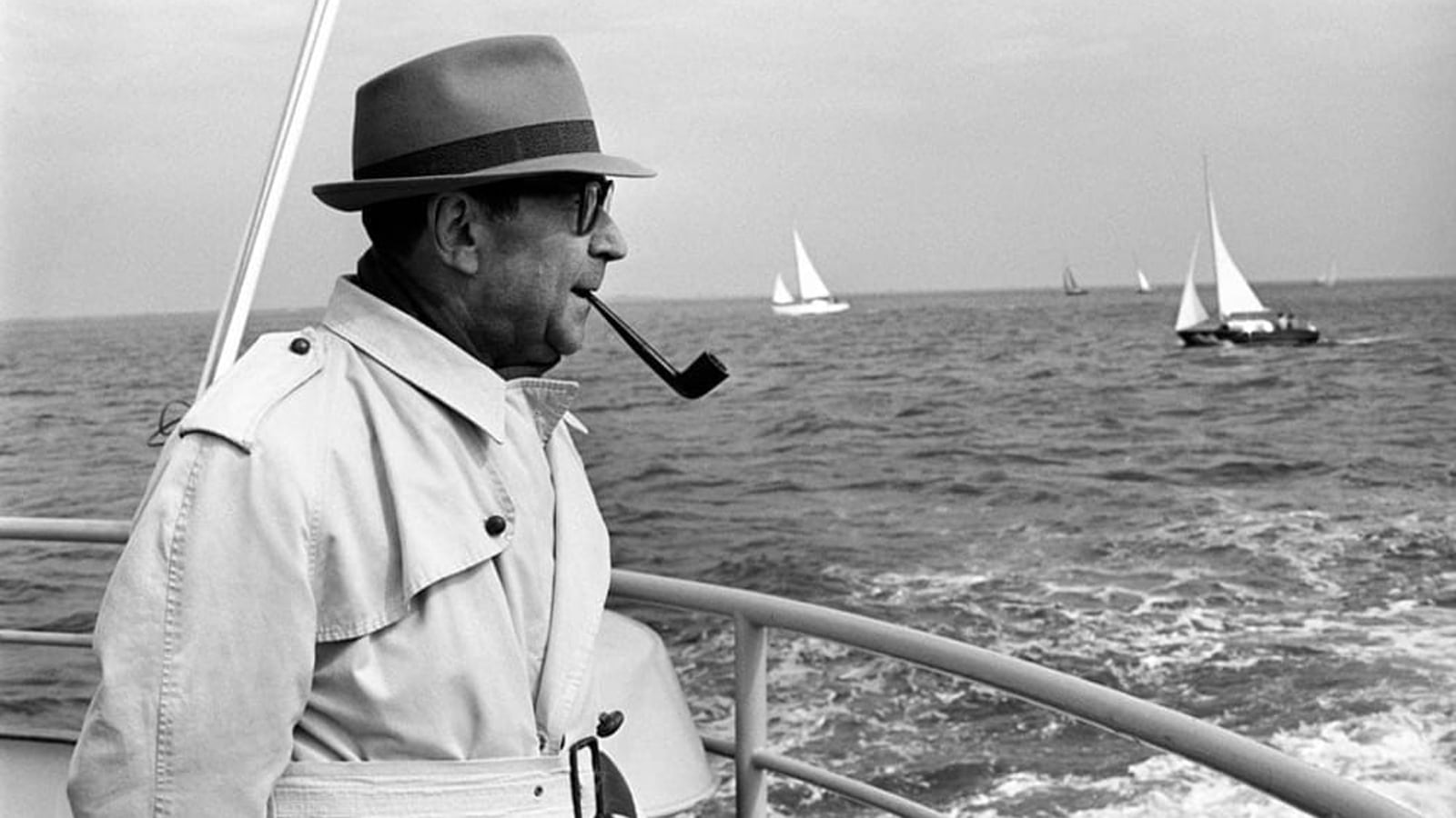Una imagen de archivo del escritor francés George Simenon, figura mítica del 'noir' francés