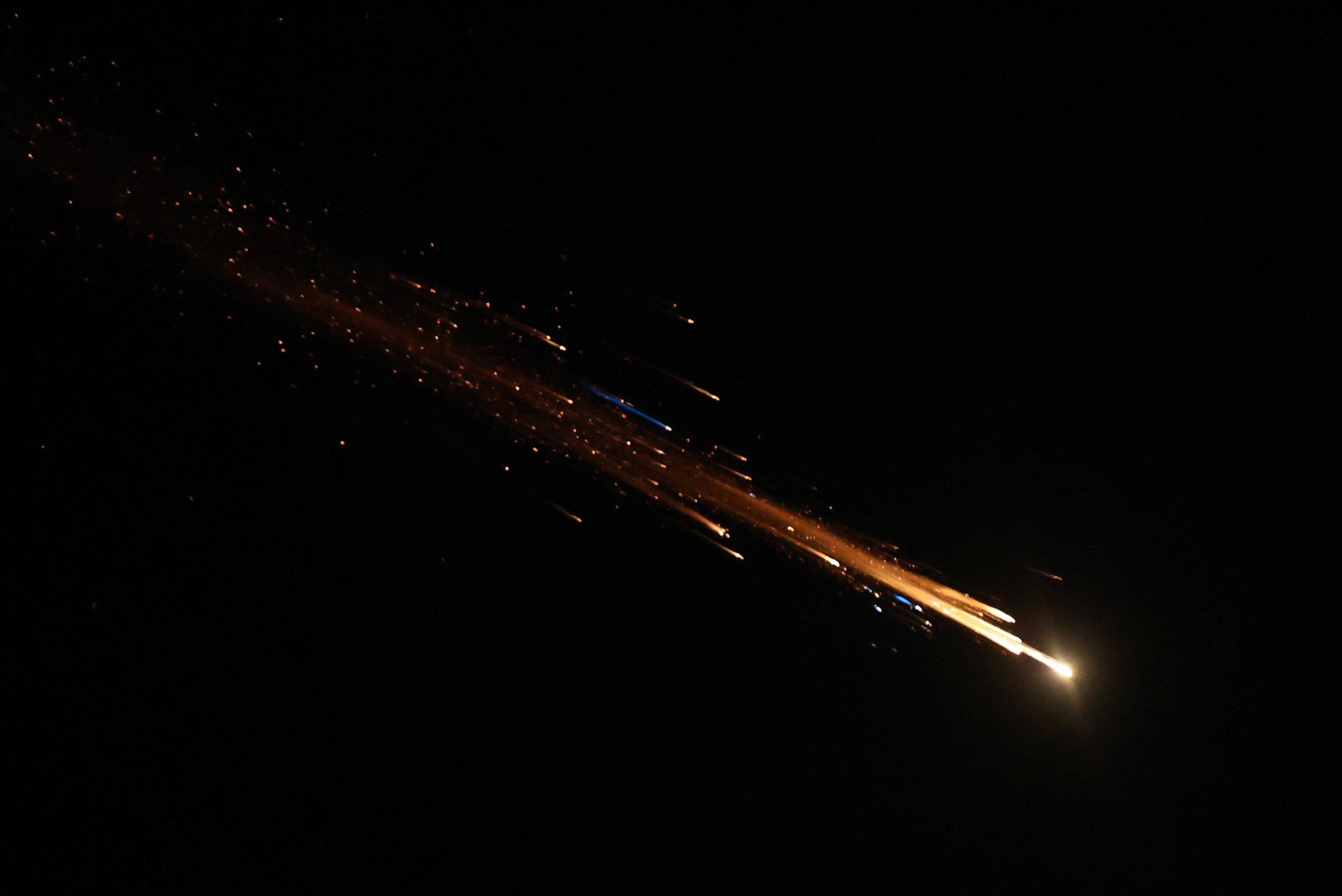 La ofensiva de Hezbollah, denominada “Operación Paja Devorada”, fue presentada como represalia a bombardeos israelíes previos sobre localidades libanesas (REUTERS/Ammar Awad)