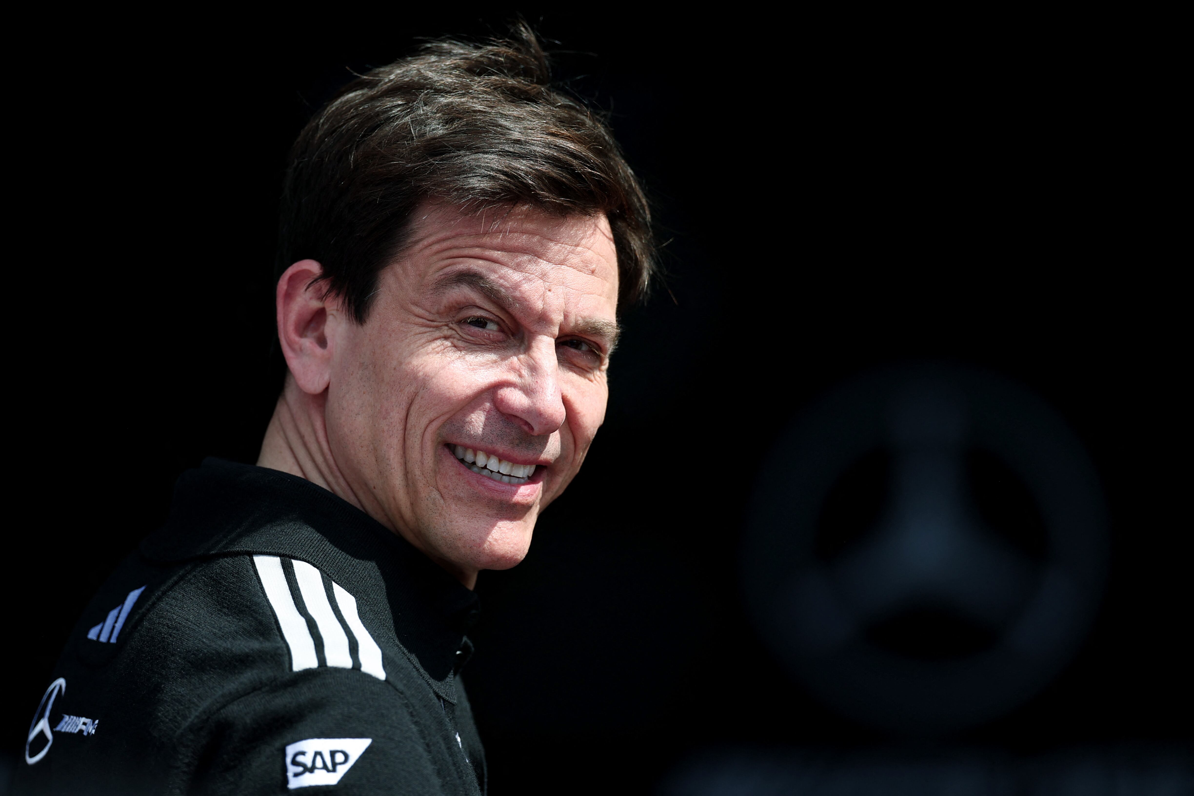 La sonrisa de Toto Wolff muestra el excelente clima que se vive en Mercedes con estos primeros resultados (Crédito: Reuters/Mark Peterson)