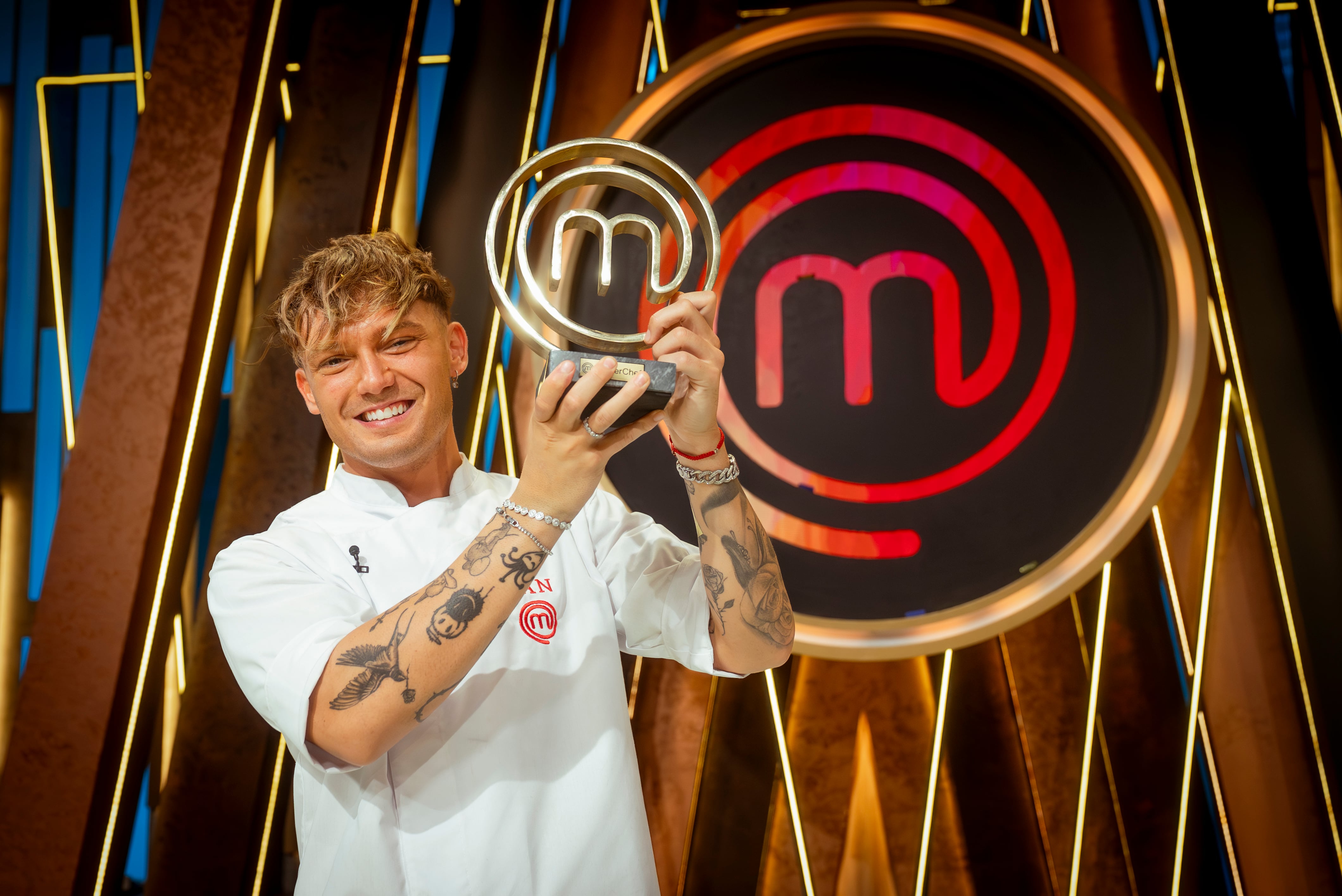 Ian Lucas se consagró como campeón de MasterChef tras imponerse sobre Sofía La Reini Gonet (Gentileza: Telefe)