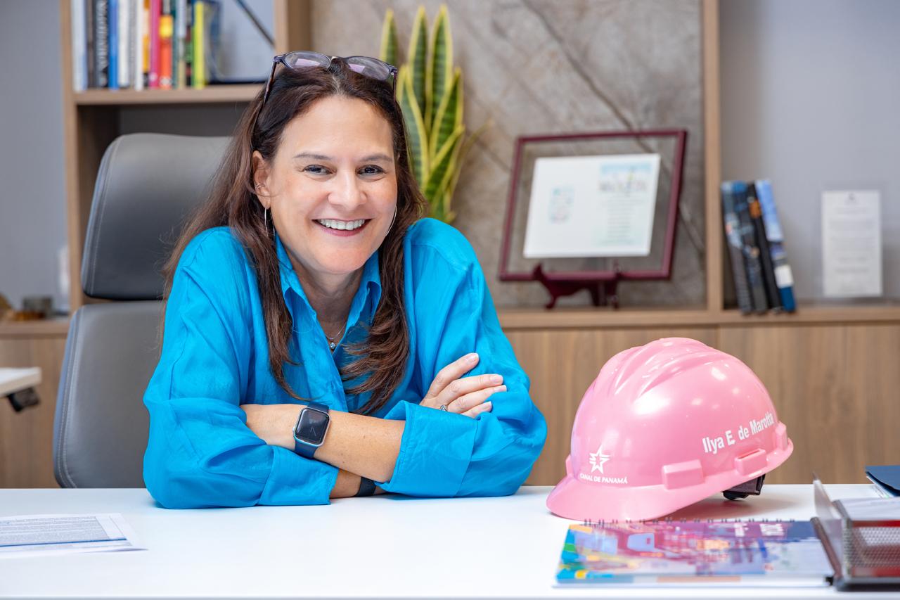 La ingeniera inició su carrera en el Canal en 1985 como la única mujer ingeniera en el astillero de la División Industrial. Cortesía ACP