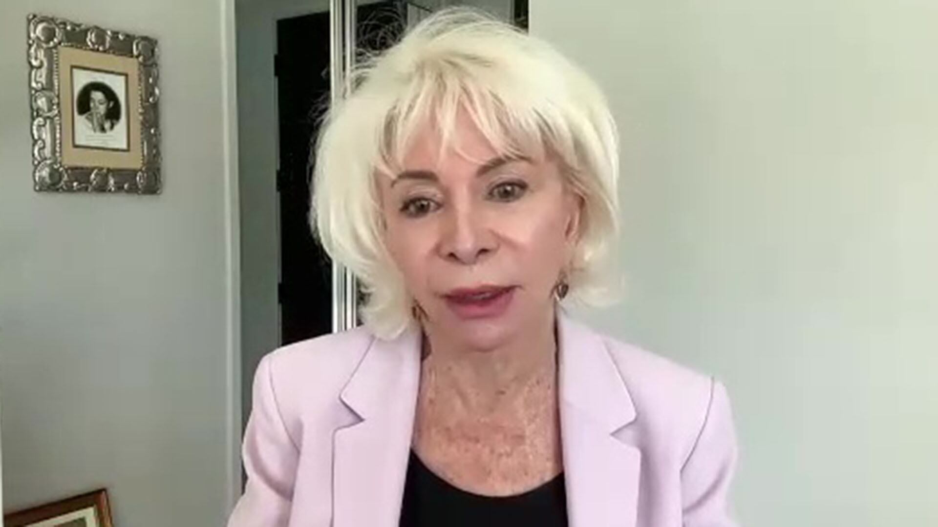 Isabel Allende, en la entrevista con Infobae por Zoom. (Captura de video)