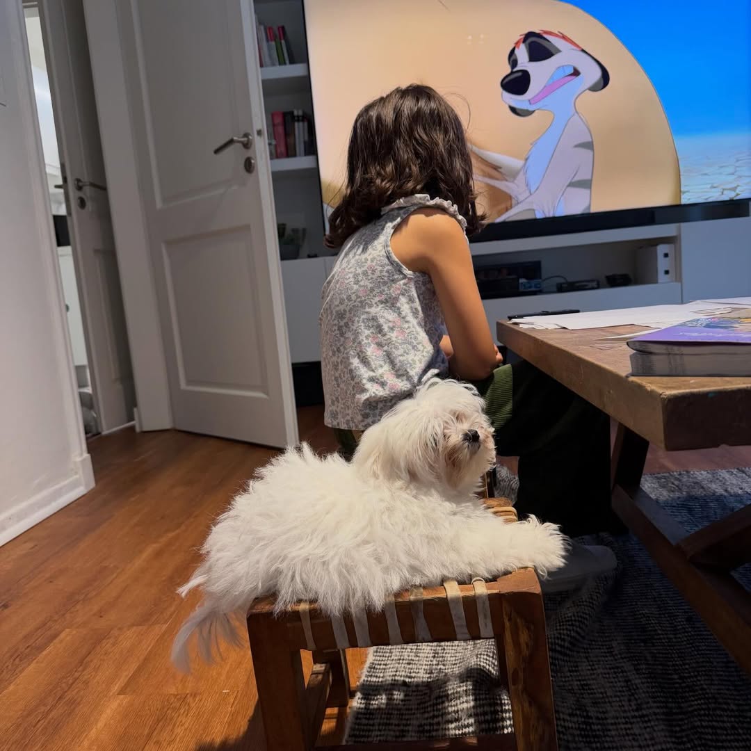 Isabel Macedo celebró las primeras dos semanas de Molly con fotos llenas de amor y diversión