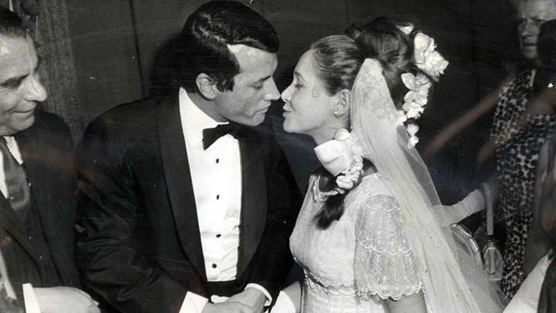 La boda de Palito Ortega y Evangelina Salazar: del día que se conocieron al primer casamiento televisado de Argentina