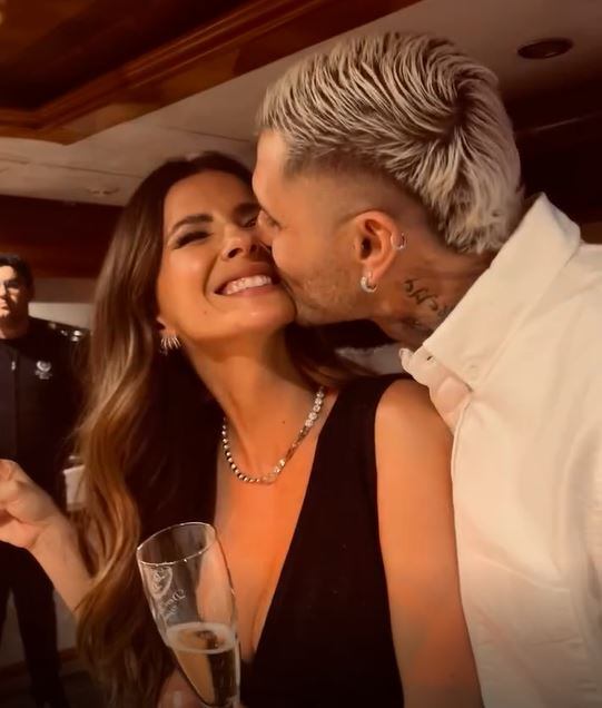 El beso de Mauro Icardi a la China Suárez