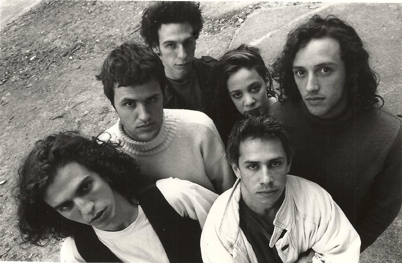 La formación que grabó el primer disco de Los Piojos: Tavo Kupinski, Micky Rodríguez, Andrés Ciro, Lisa Di Cione, Dani Buira y Piti Fernández