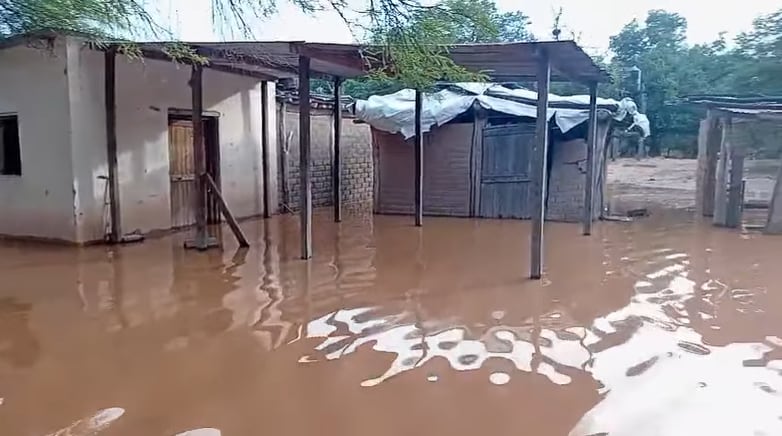 El acceso a insumos básicos se complica por el avance del agua (Fuente: Informate Salta)