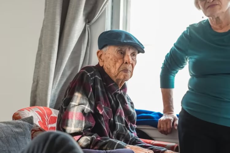 Cano cumplirá 112 años en diciembre de 2026 (@LongeviQuest/YouTube)