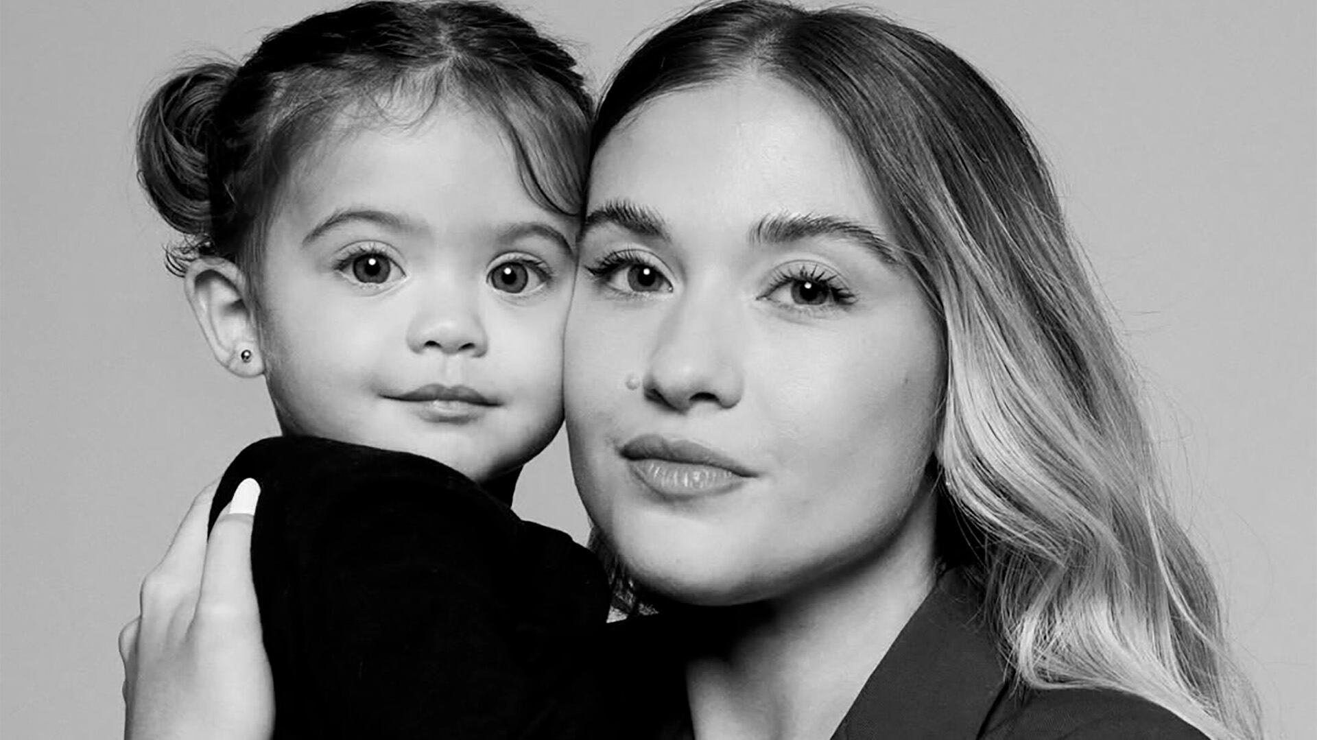 El vínculo familiar expuesto en el posteo abarca escenas cotidianas y deseos de una conexión perdurable tras la crianza