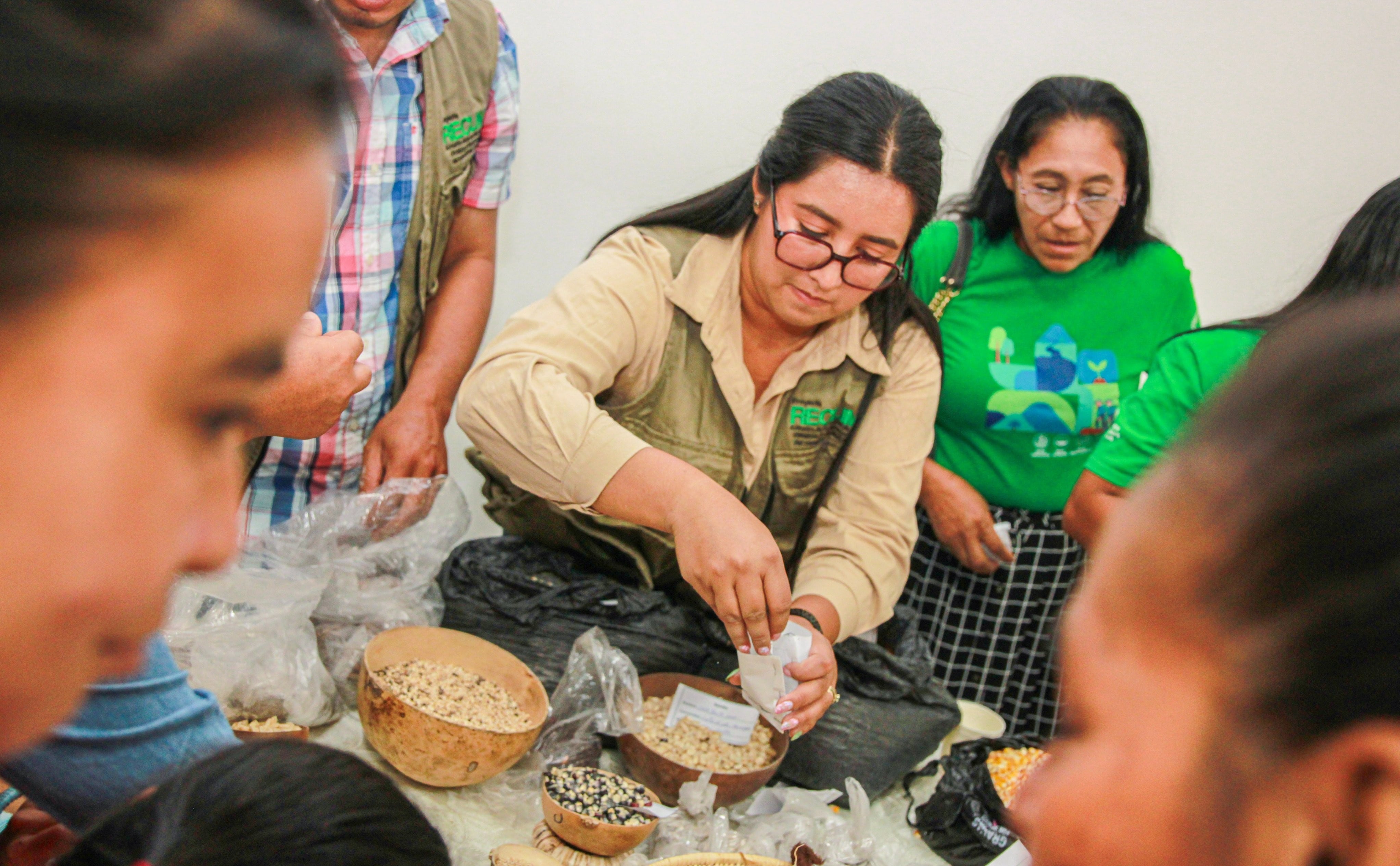 La conservación e intercambio de semillas adaptadas al cambio climático aseguran seguridad alimentaria y biodiversidad en comunidades rurales./(FAO El Salvador)