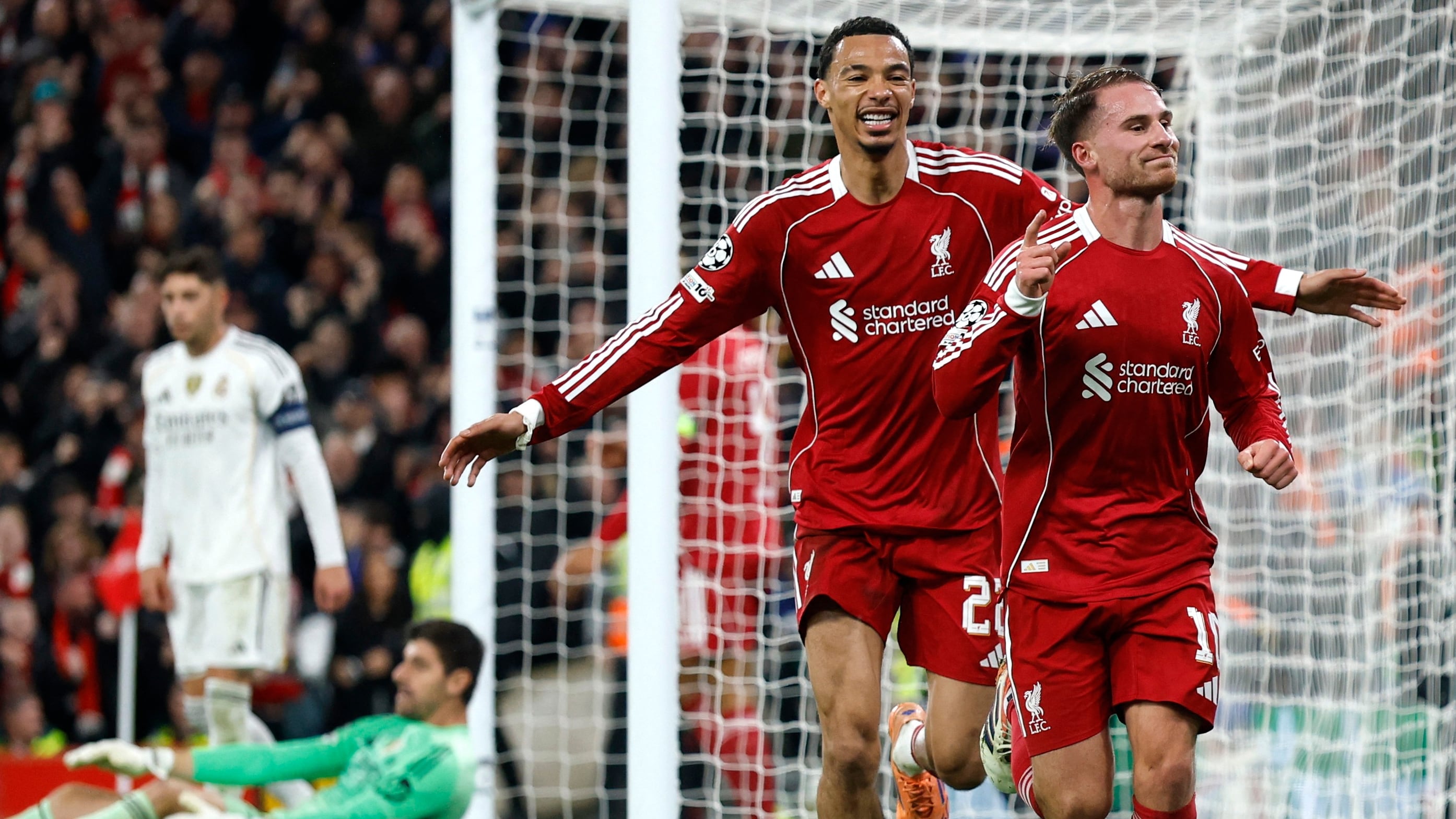 Alexis Mac Allister celebra un gol al Real Madrid en Anfield (Reuters/Jason Cairnduff)