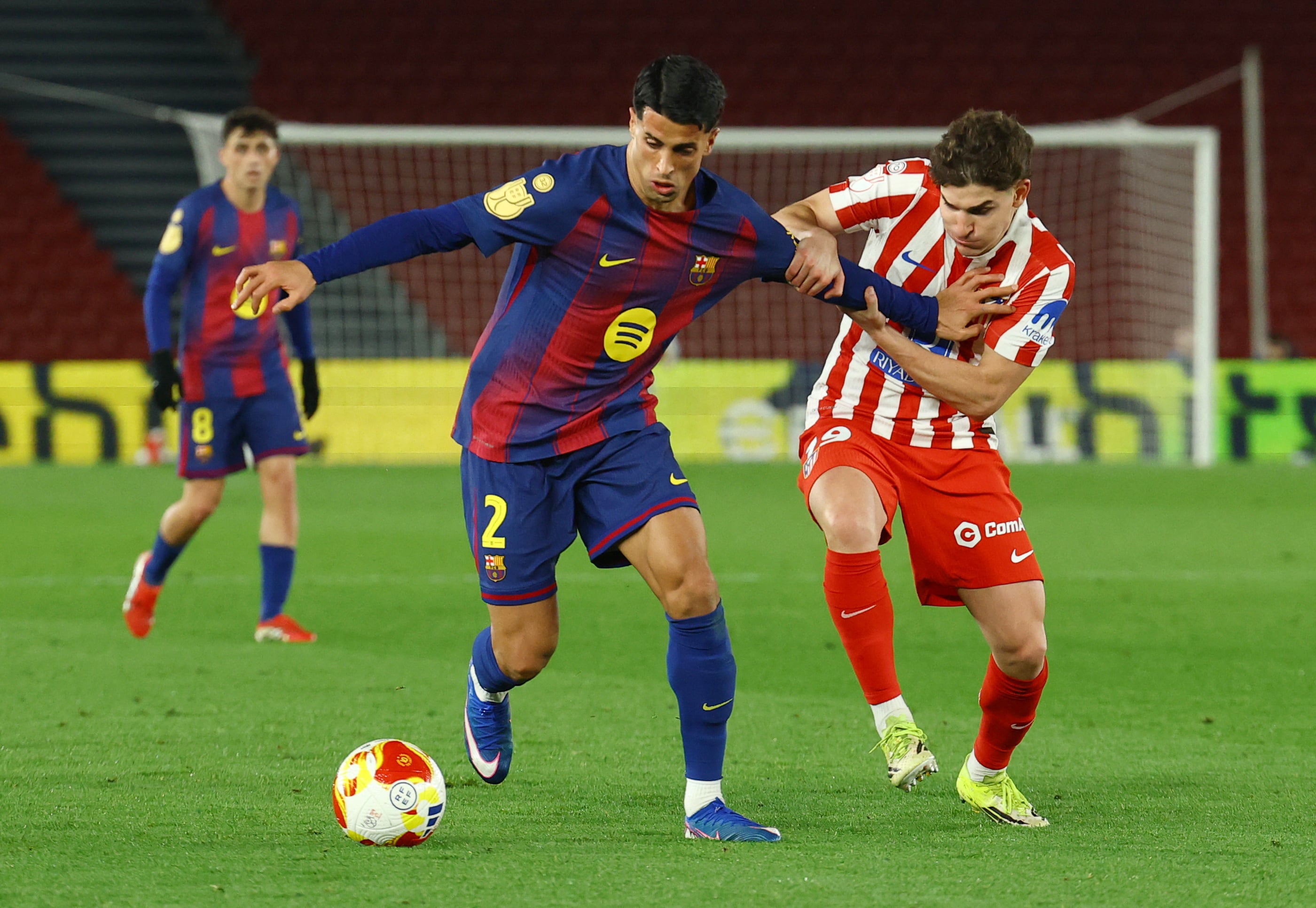 Barcelona estaría en búsqueda de un centrodelantero de cara a la próxima temporada (Reuters)