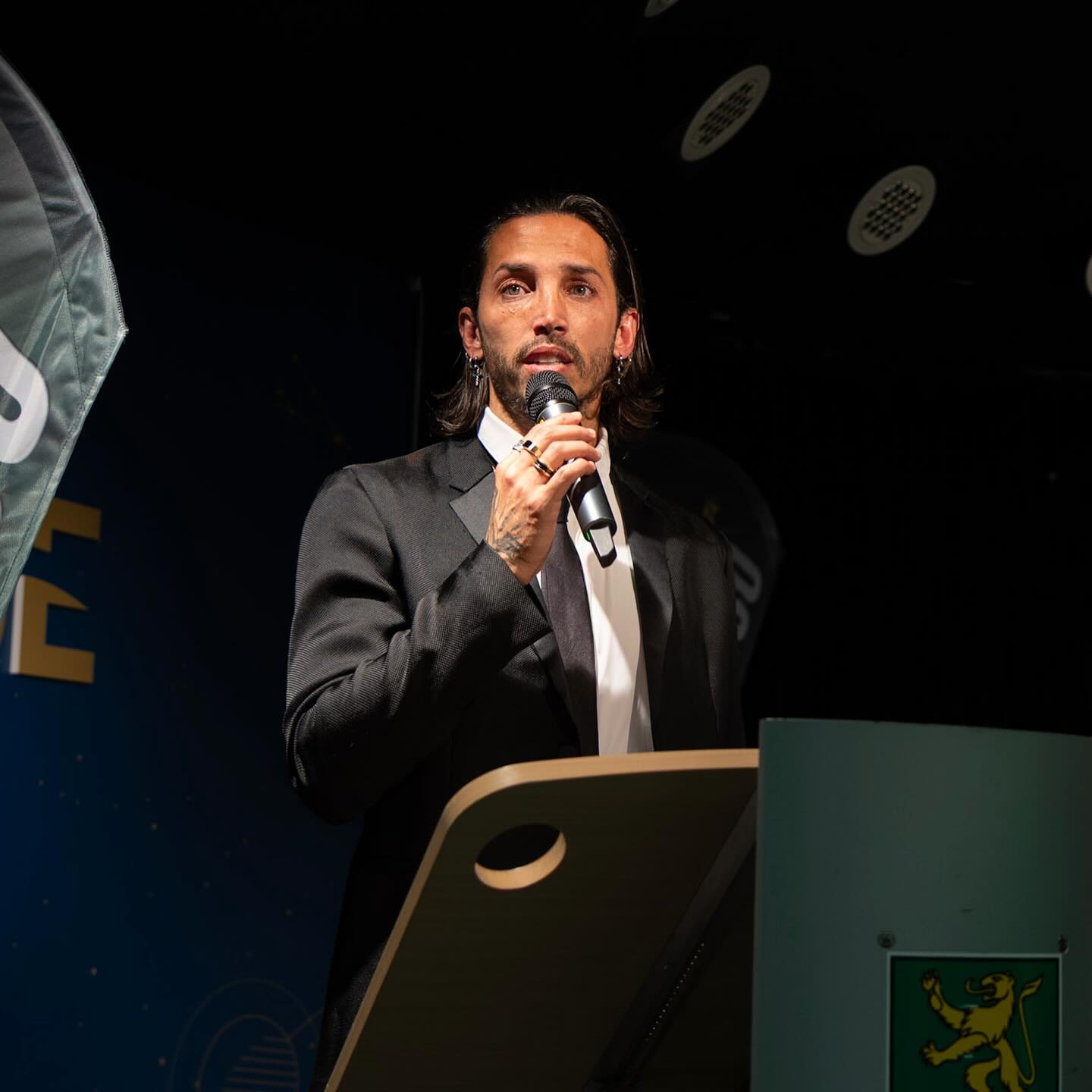 El Galgo Schelotto quedó como vicepresidente del FC Paradiso y apuntó contra Maxi López (@fcparadiso_official)