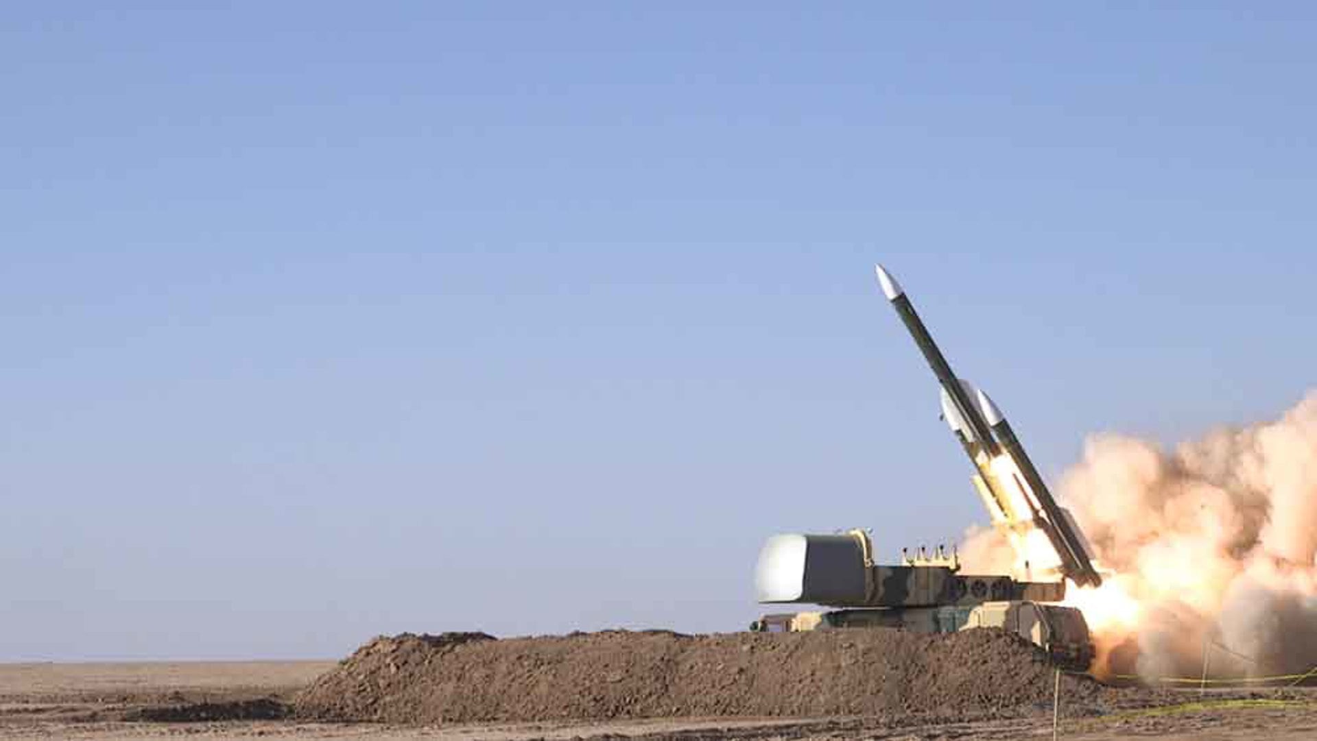 La Guardia Revolucionaria iraní lanzó un bombardeo contra infraestructura asociada a la industria militar de EEUU en el Golfo