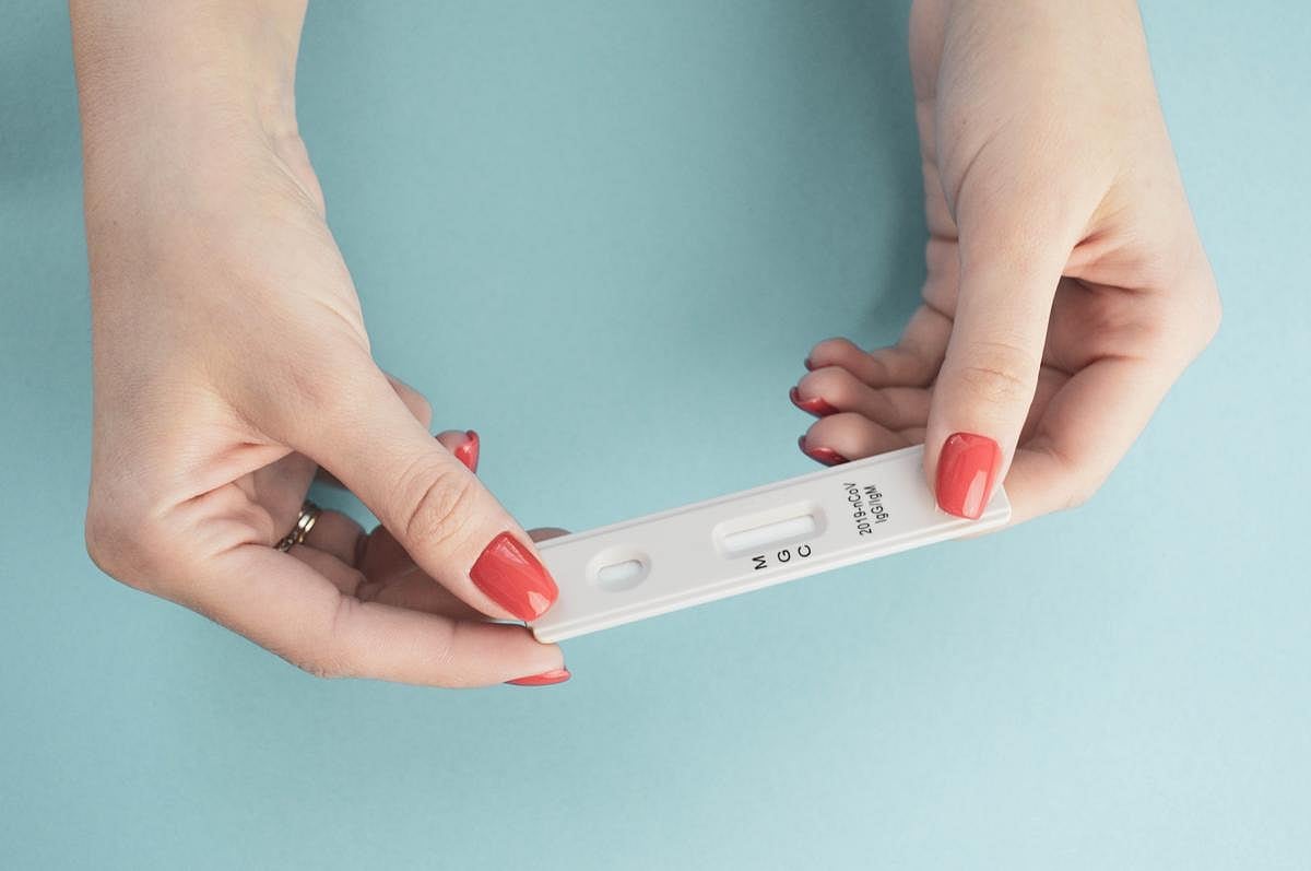 La nueva variante ‘Cicada’ del COVID se está propagando — Lo que los expertos quieren que sepas