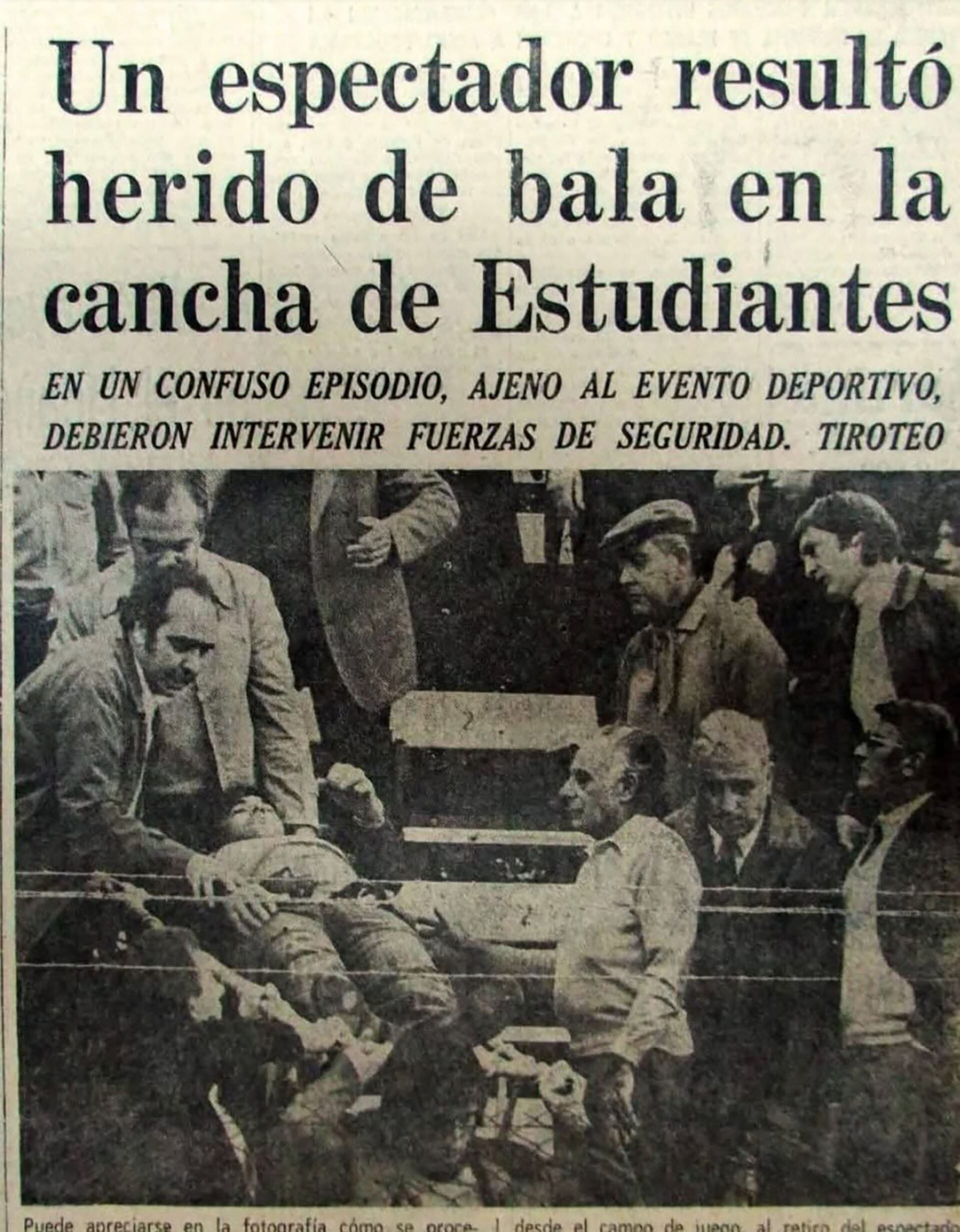 Durante la represión a los hinchas de Huracán se produjo un herido de bala. Poco después murió en el hospital