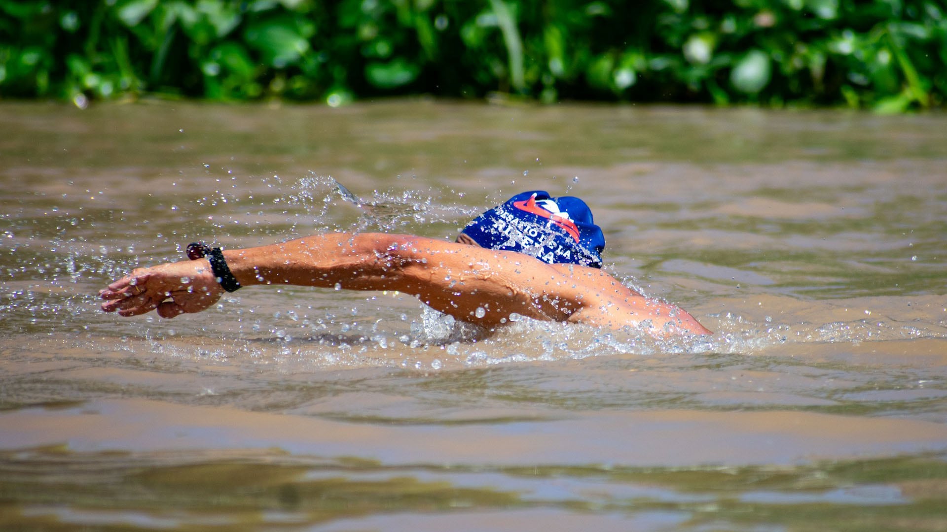 El recorrido exigió resistencia en aguas abiertas. Petti volvió a competir en el circuito nacional. La jornada reunió nadadores de distintos niveles.