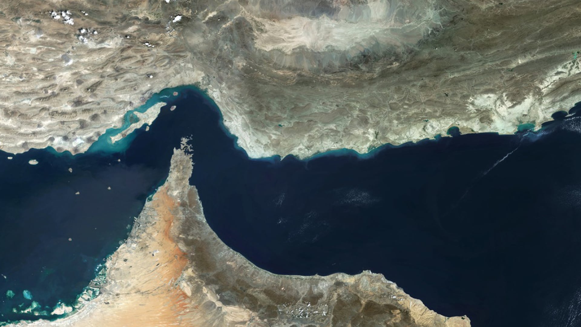 Las alertas de marineros atrapados en el estrecho de Ormuz generaron caos y preocupación en el Golfo Pérsico