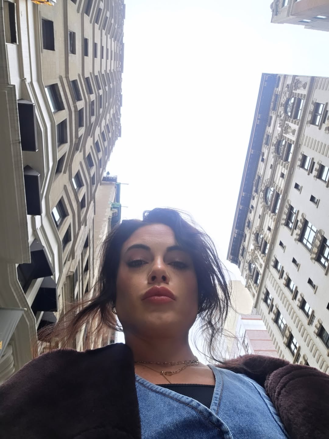 Cada imagen funciona como una pequeña postal del viaje a la Gran Manzana