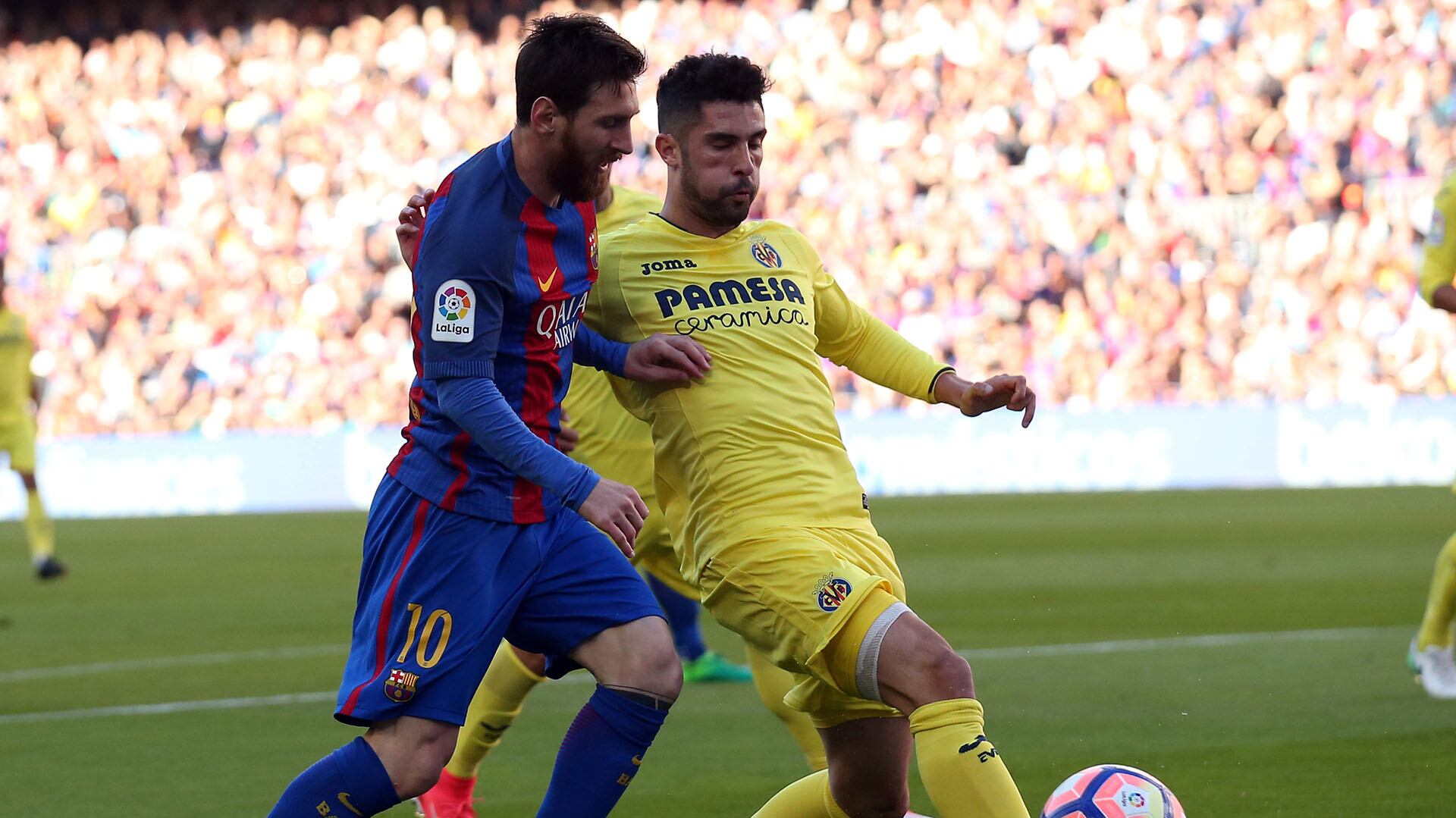 El exdefensor español rememoró la respuesta que le lanzó a Lionel Messi en pleno partido (REUTERS/Albert Gea)