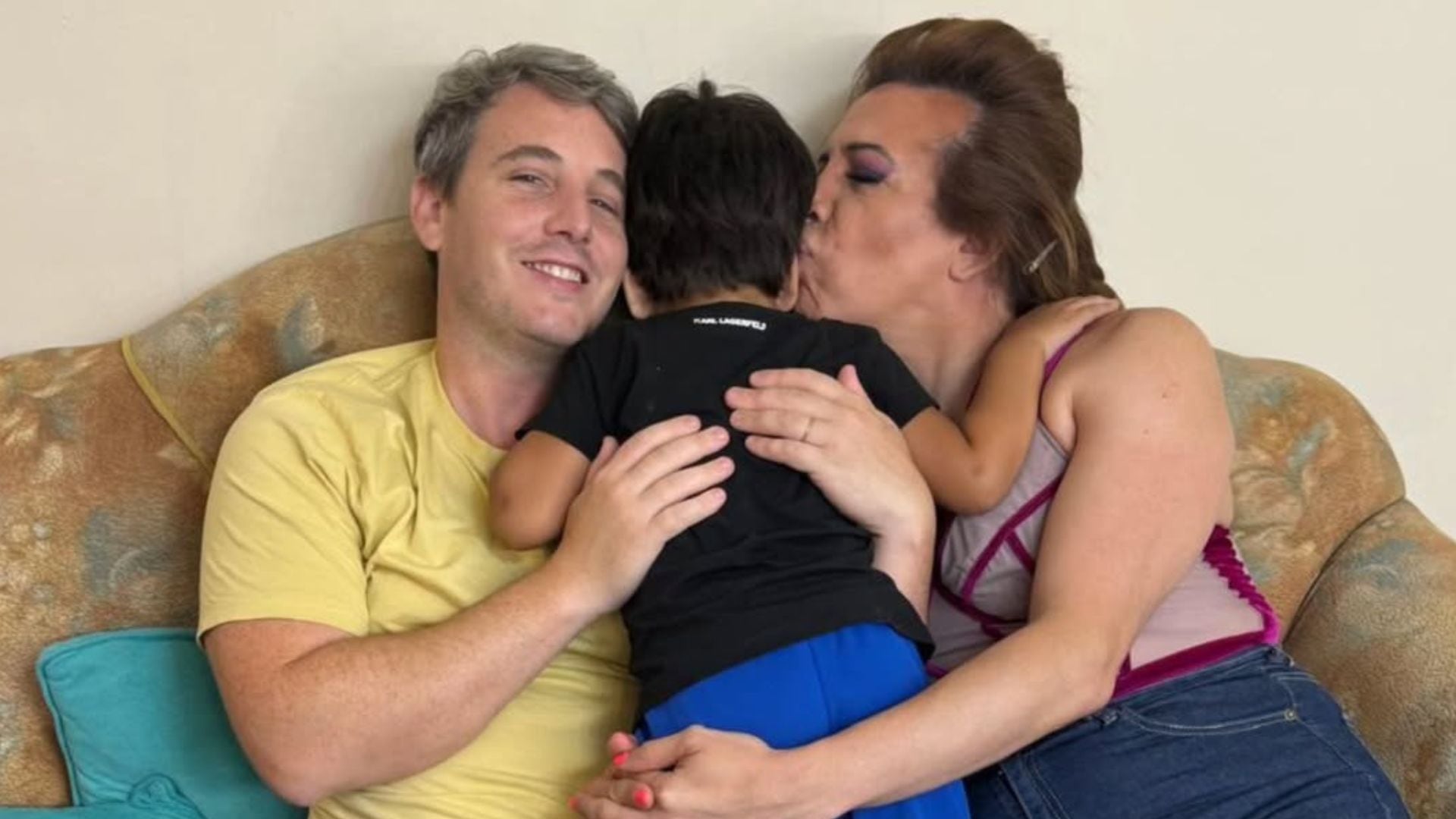 Lizy Tagliani formó la familia que siempre soñó con su esposo Sebastián Nebot y su hijo Tati (Instagram)