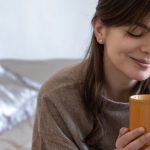 Los hábitos al despertar que fortalecen la confianza, según Harvard