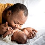 Los nuevos padres enfrentan desafíos de salud mental, según un estudio