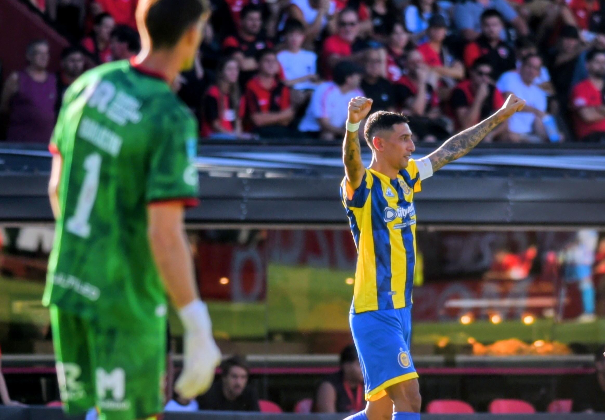 Ángel Di María convirtió el primer tanto y fue reemplazado a los 10 minutos