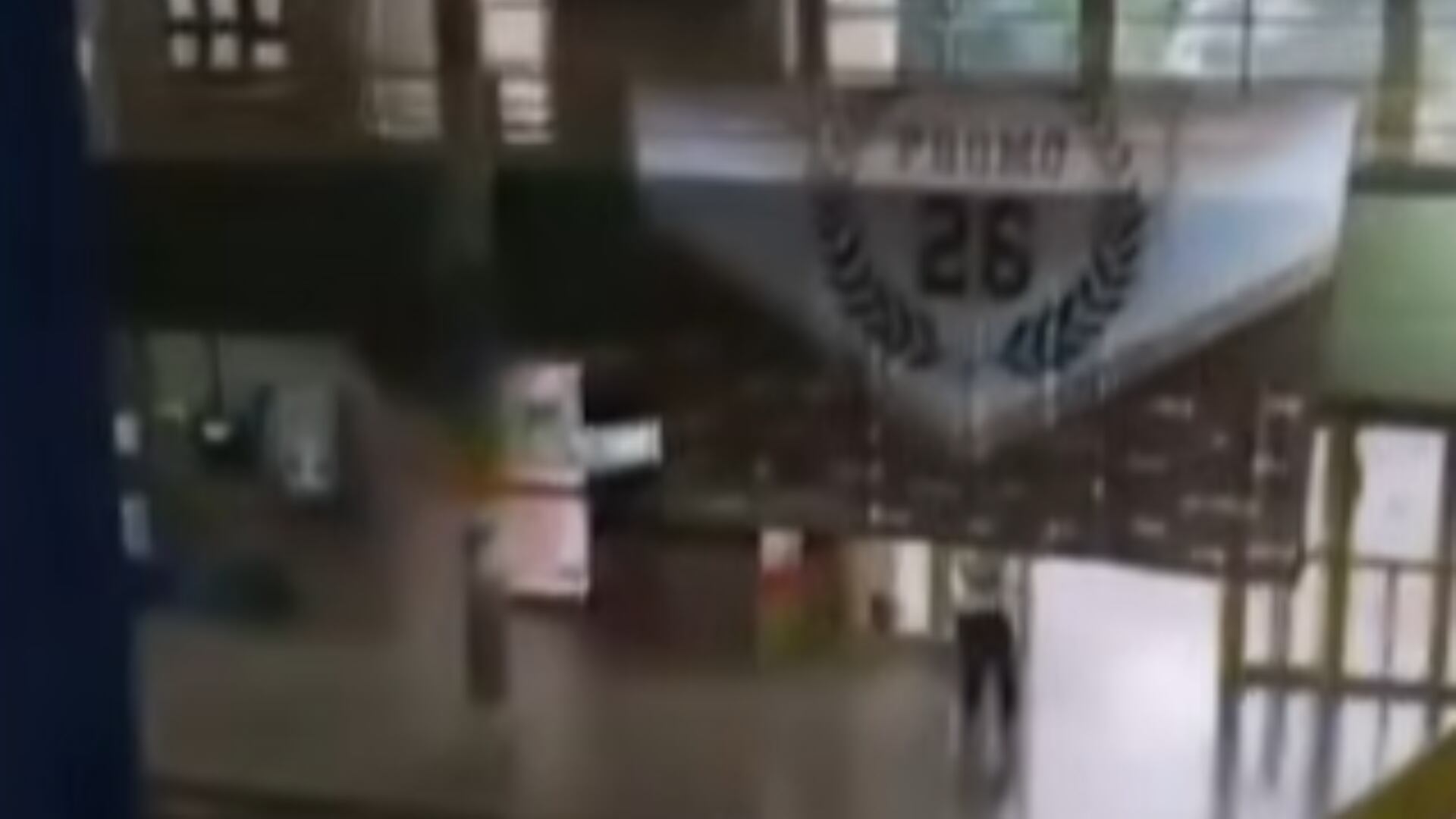 Los primeros videos del ataque en la escuela de Santa Fe y la corrida de los chicos tras los disparos