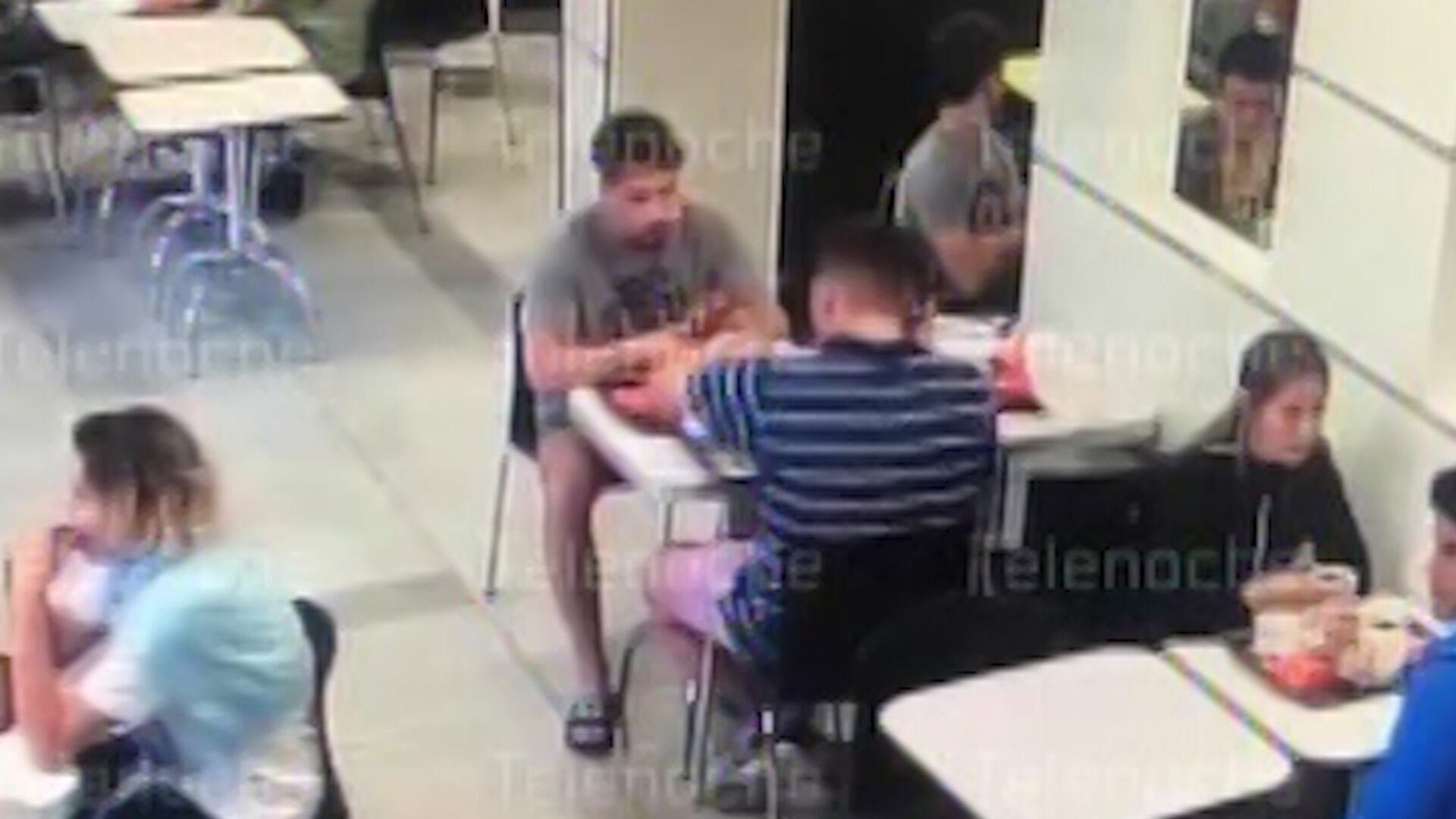 Lucas Pertossi fue capturado por la cámara de seguridad de una hamburguesería hablando con Máximo Thomsen tras el crimen de Fernando Báez Sosa