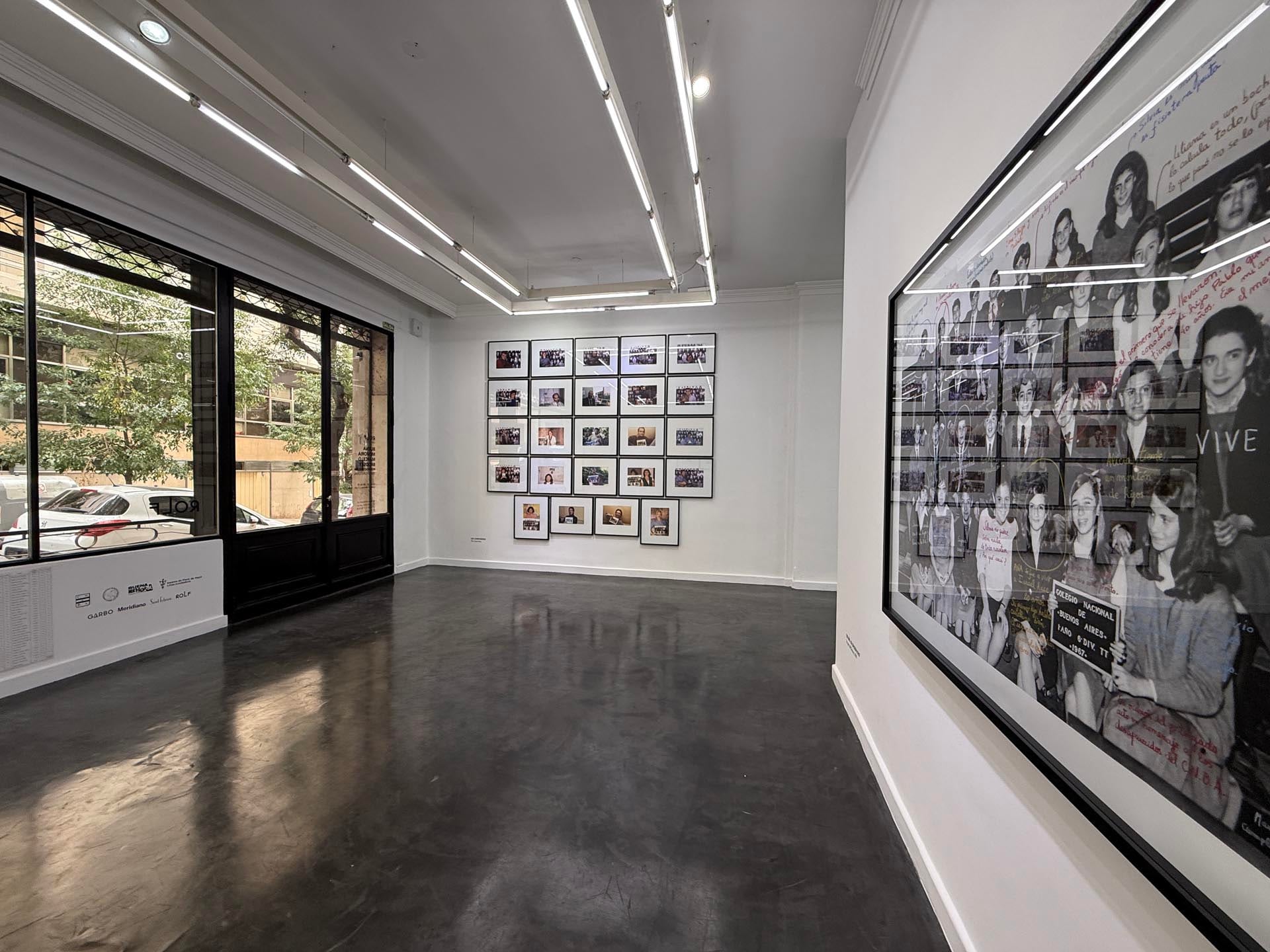 La galería Rolf Art exhibe la poderosa obra de Marcelo Brodsky, 