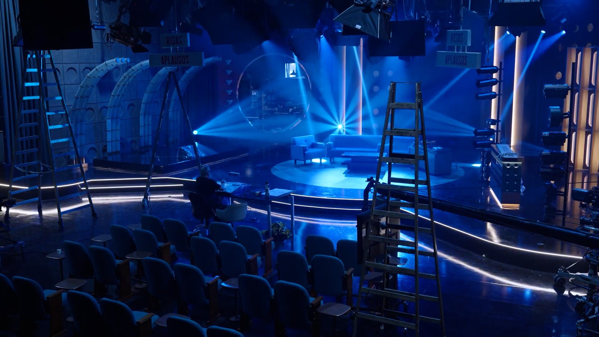 La inteligencia artificial y los recursos digitales se integran en los segmentos del programa, reflejando la tendencia de innovación en la televisión argentina