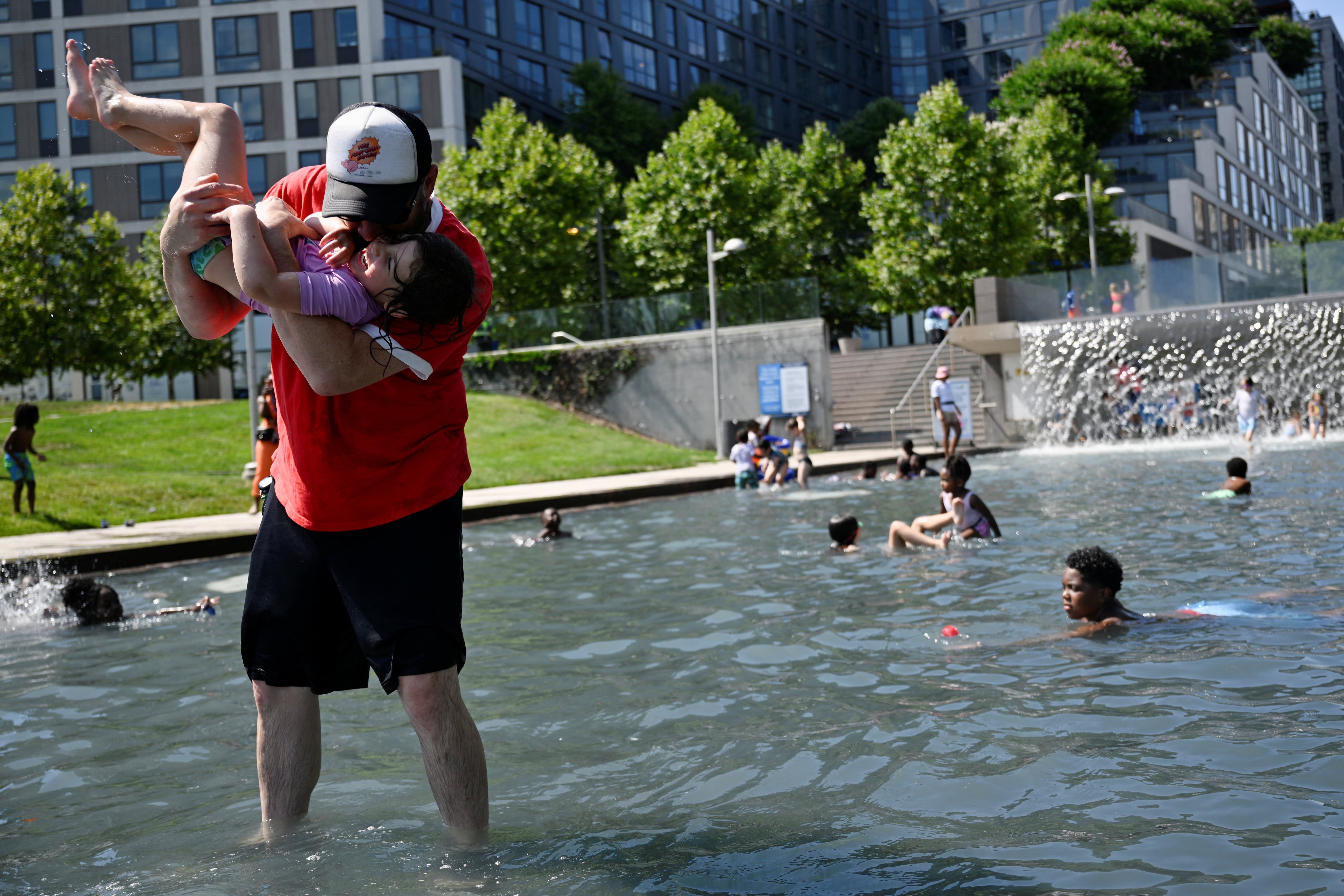 Ciudades como Palm Springs, Phoenix y Los Ángeles rompen récords de temperaturas extremas para marzo, superando los 40 °C durante varios días consecutivos. (REUTERS/Craig Hudson)
